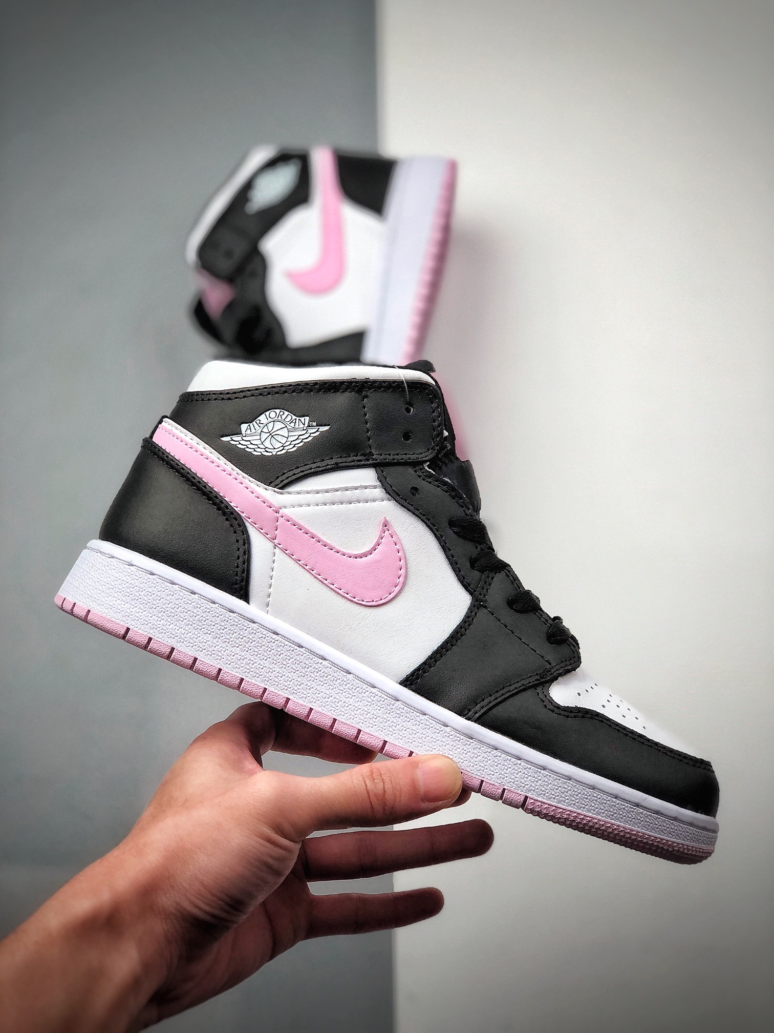 240  Air Jordan 1 Mid GS 中帮 粉白熊猫 AJ1 555112-103