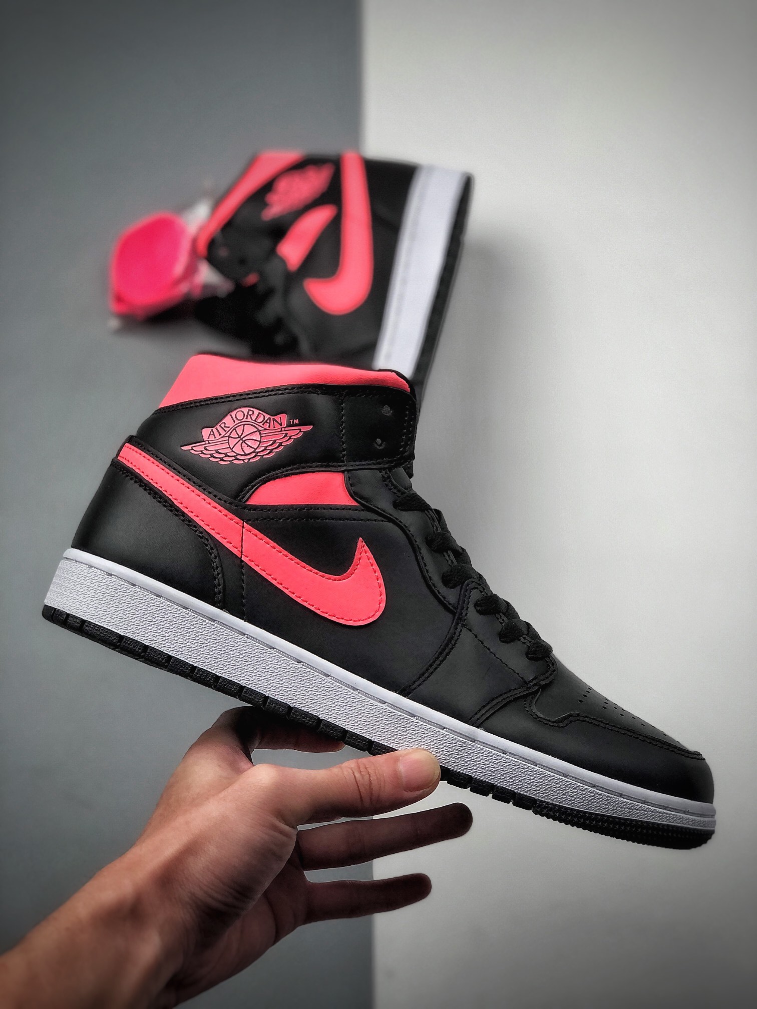 240  乔1 Air Jordan 1 Mid AJ1 乔1中帮 BQ6472-004