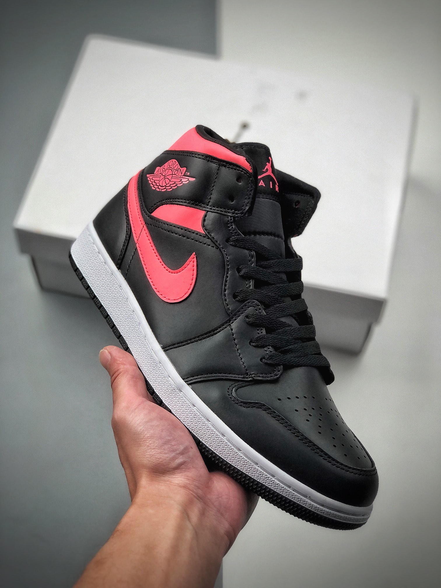 240  乔1 Air Jordan 1 Mid AJ1 乔1中帮 BQ6472-004