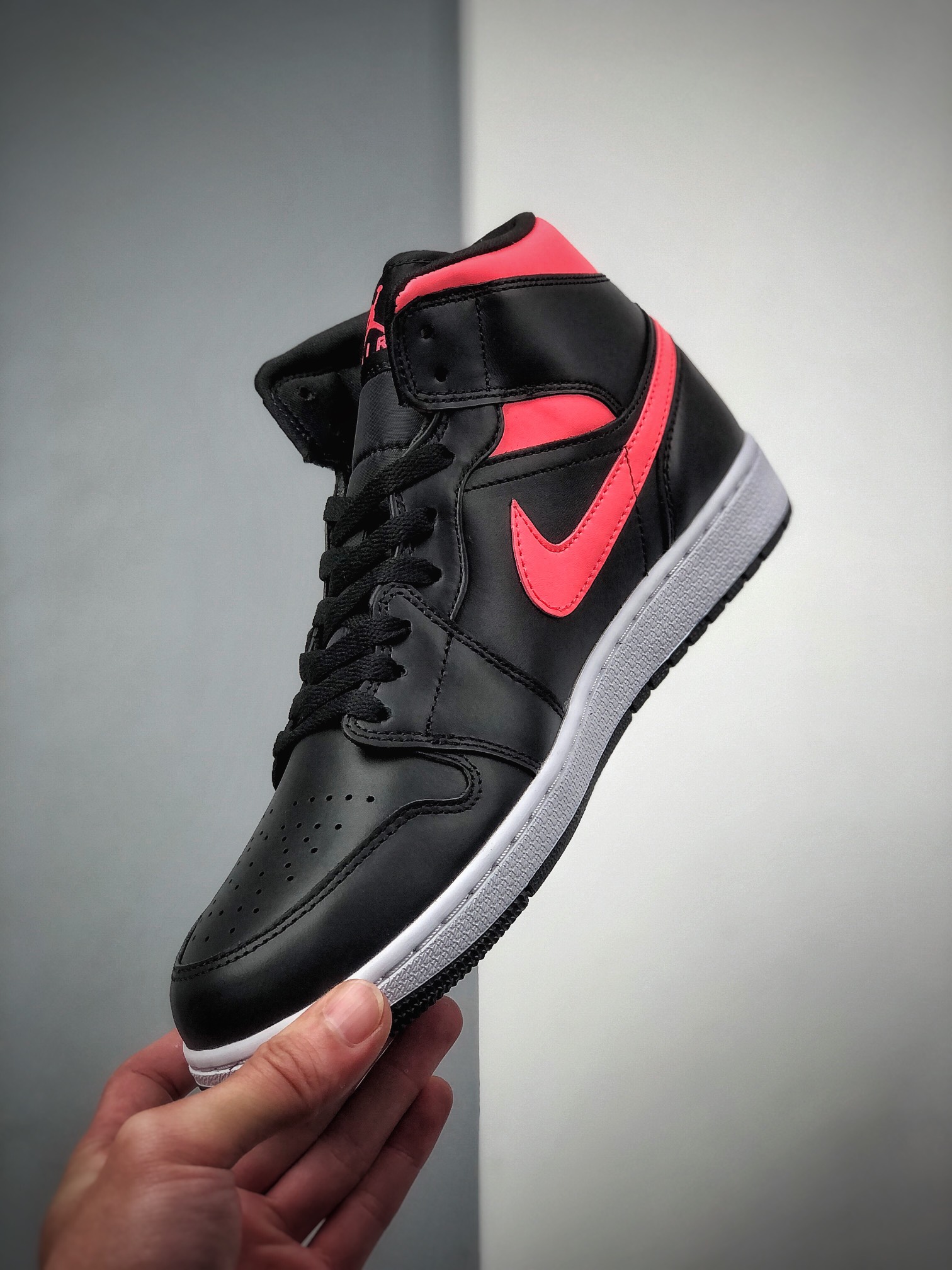 240  乔1 Air Jordan 1 Mid AJ1 乔1中帮 BQ6472-004
