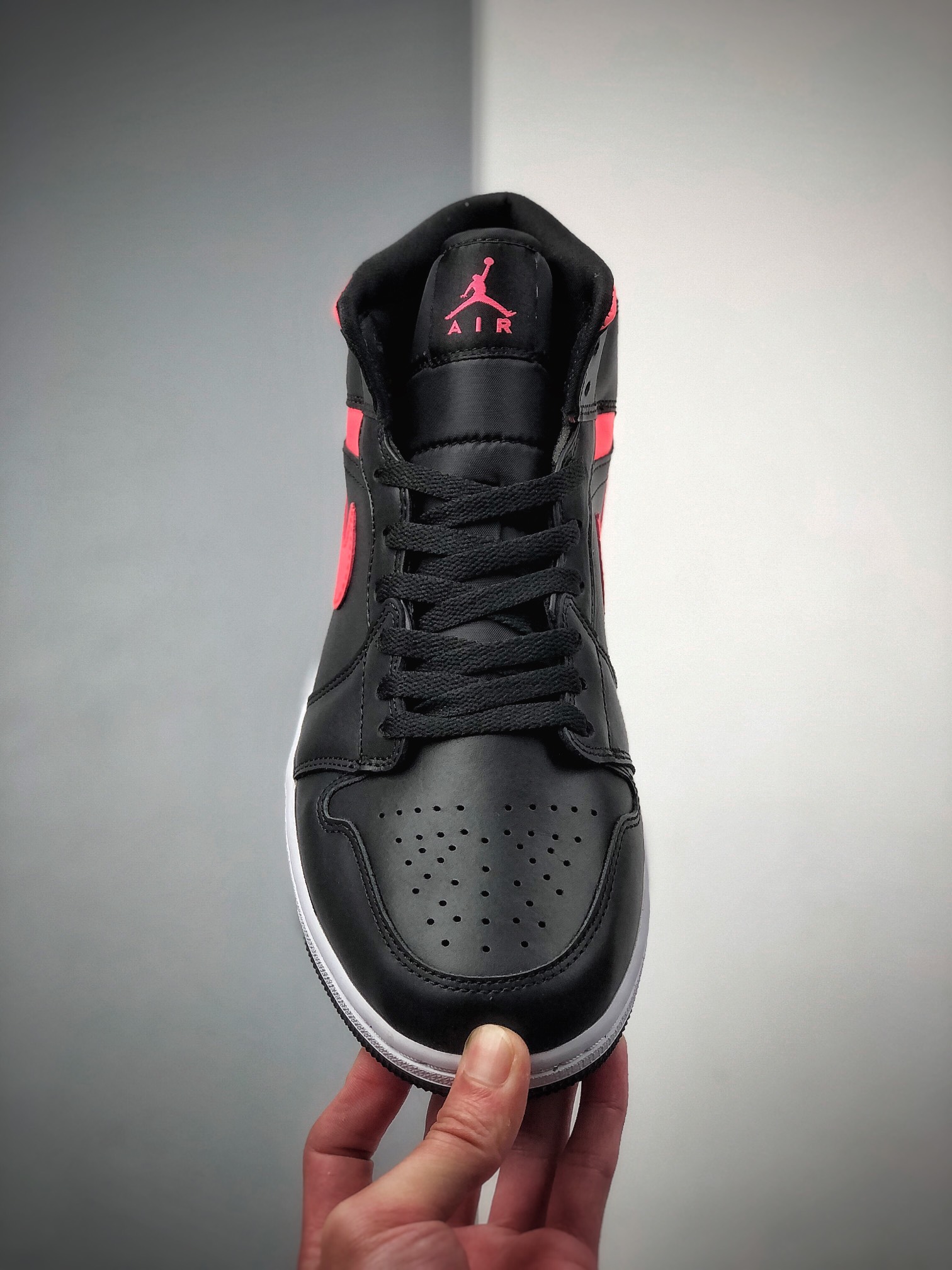 240  乔1 Air Jordan 1 Mid AJ1 乔1中帮 BQ6472-004
