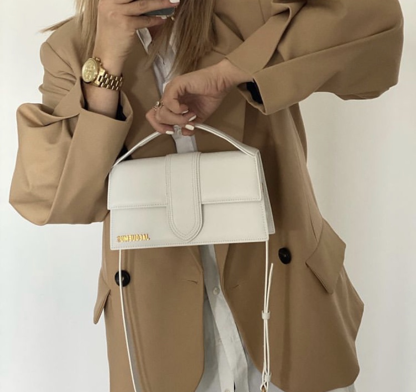 Jacquemus Product _djiqfl-_UfA6HbI0l9yikTUlvWCNlD0yFTOQl2w
