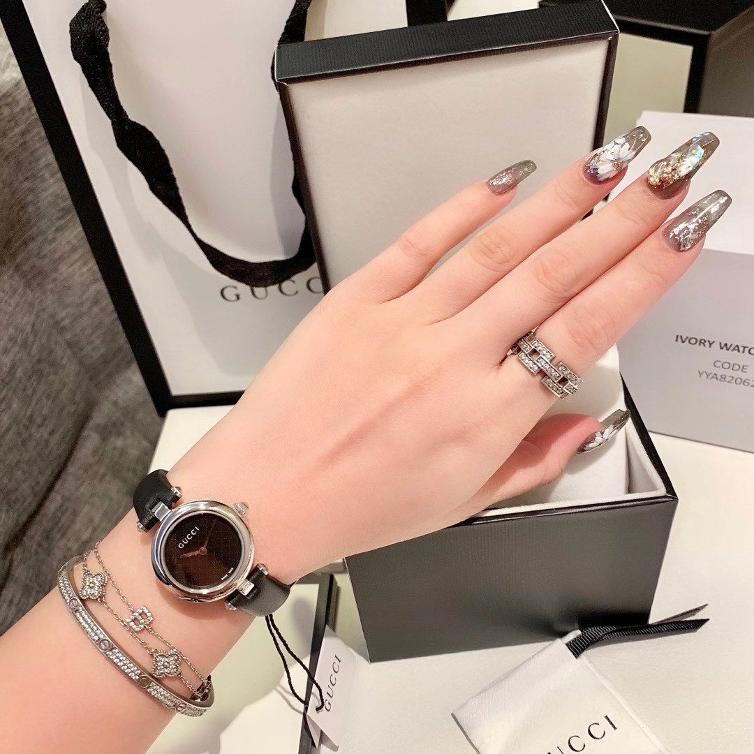 Gucci 古驰DIAMANTISSIMA系列YA141512女士腕表 直径32mm 如果今天的阳光 停止了它耀眼的光芒