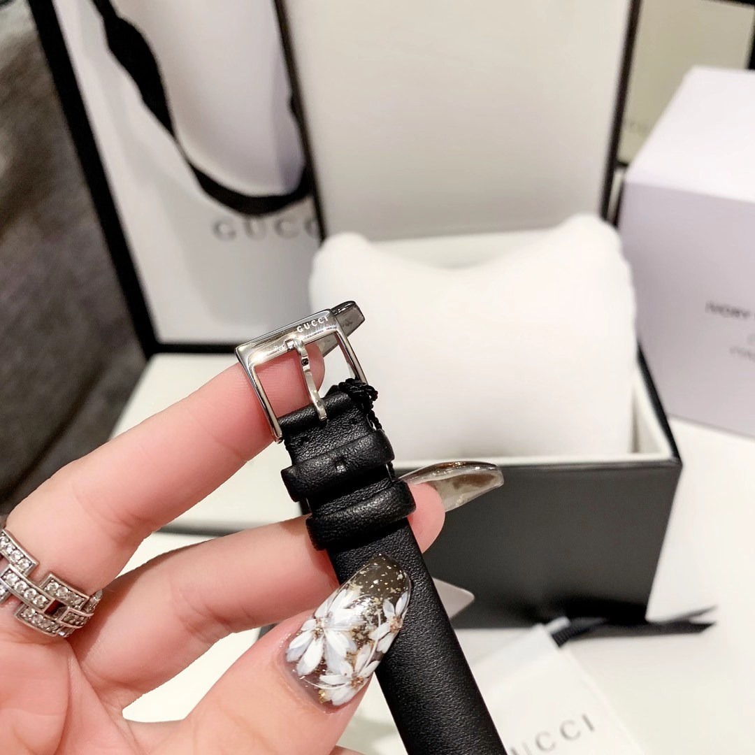 Gucci 古驰DIAMANTISSIMA系列YA141512女士腕表 直径32mm 如果今天的阳光 停止了它耀眼的光芒