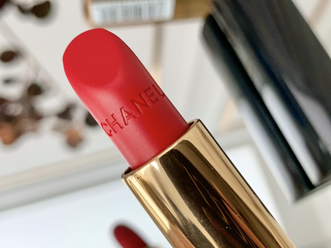 Chanel Haute Couture Couture Beauty Luxury Makeup Lipstick Foundation 4