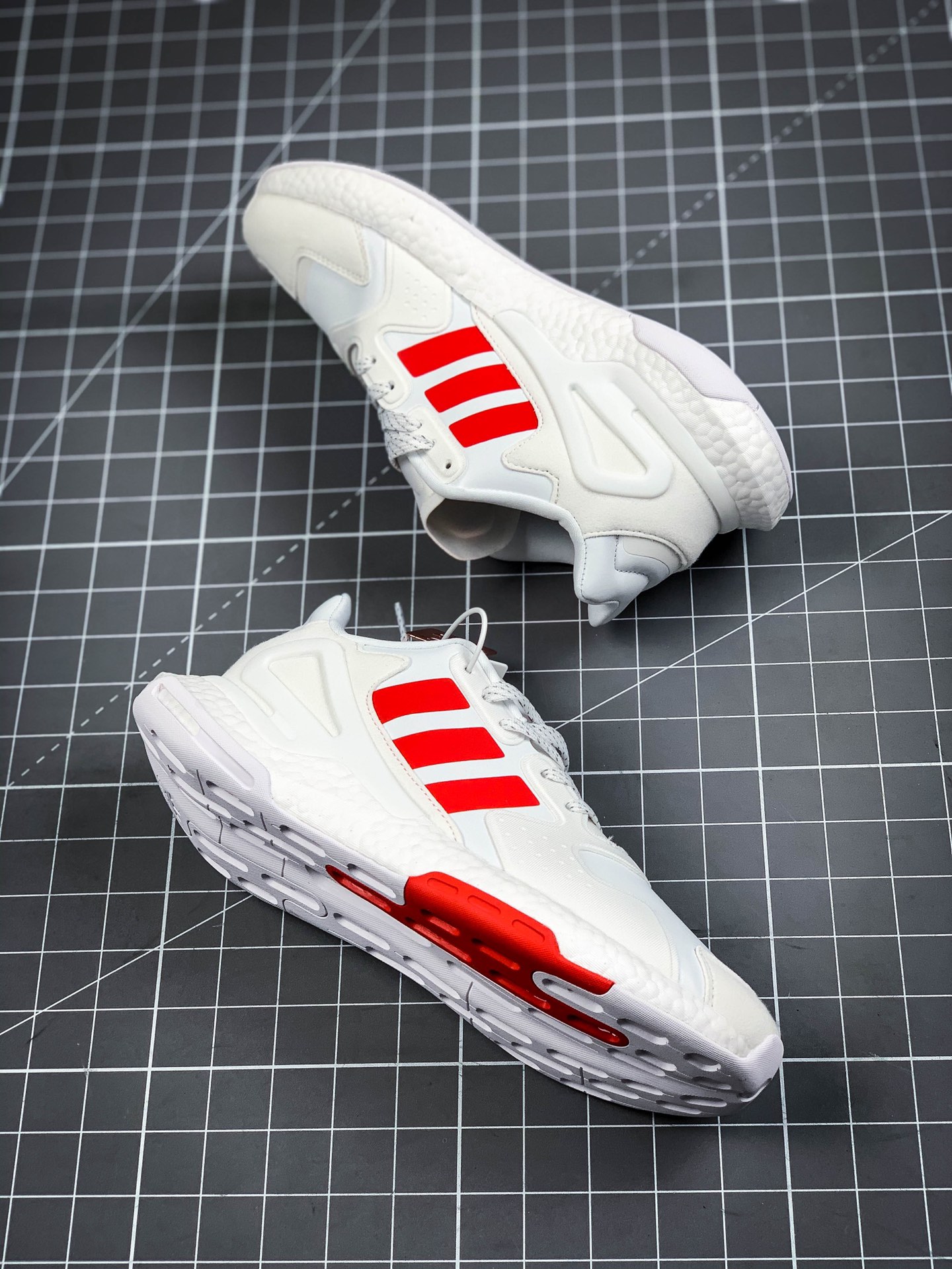 220阿迪达斯adidas三叶草 Originals 2020 Day Jogger Boost 2020版慢跑者系列高弹复古休闲运动跑鞋 FW4819