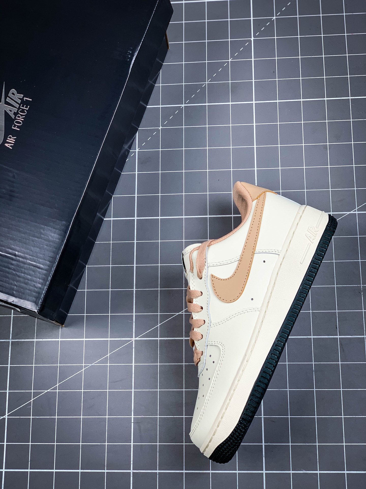 200  耐克 Nike Air Force 1 Low 米棕 空军一号低帮百搭休闲运动板鞋CJ6065-500