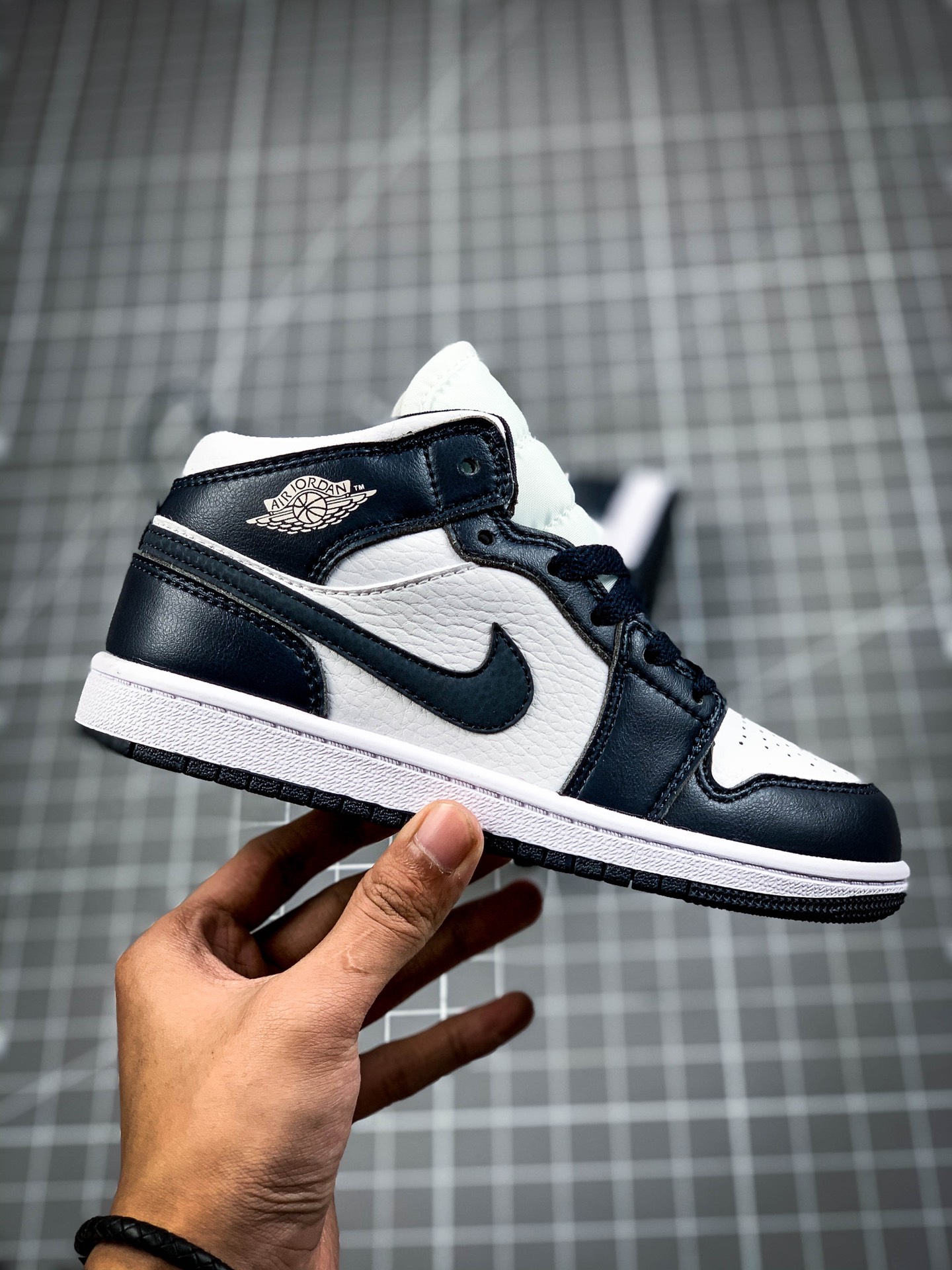 童鞋150  Air  1 Mid AJ1乔1中帮文化篮球鞋 554725-174 男鞋8孔 554724-174