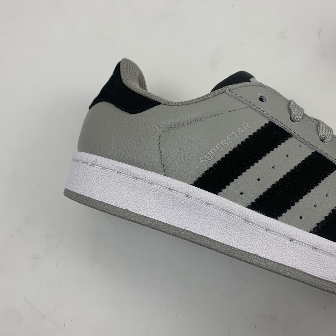 200 Adidas Superstar 三叶草低帮经典百搭休闲运动板鞋 EG4961