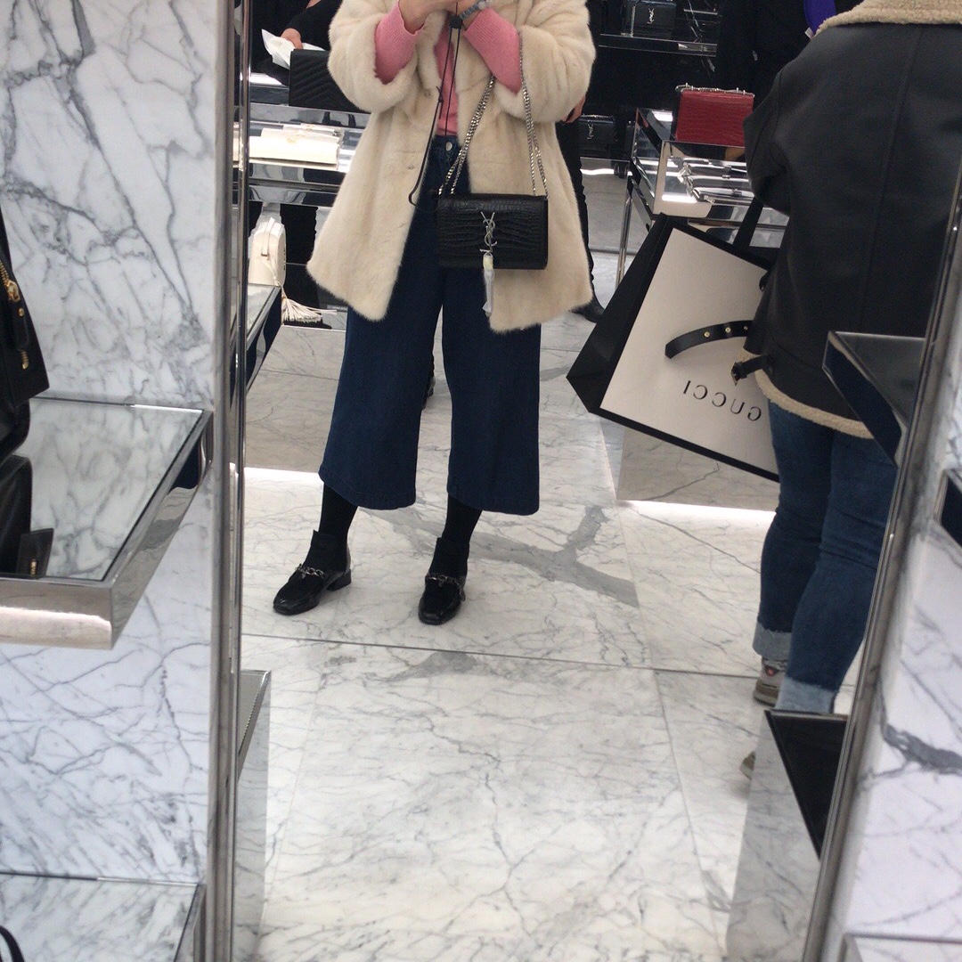 YSL 𝐊𝐚𝐭𝐞 20𝐜𝐦 鳄鱼纹流苏链条包 474366黑色/银扣