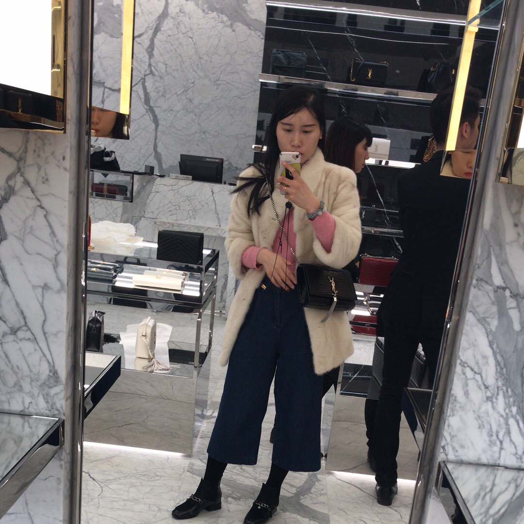 YSL 𝐊𝐚𝐭𝐞 20𝐜𝐦 鳄鱼纹流苏链条包 474366黑色/银扣
