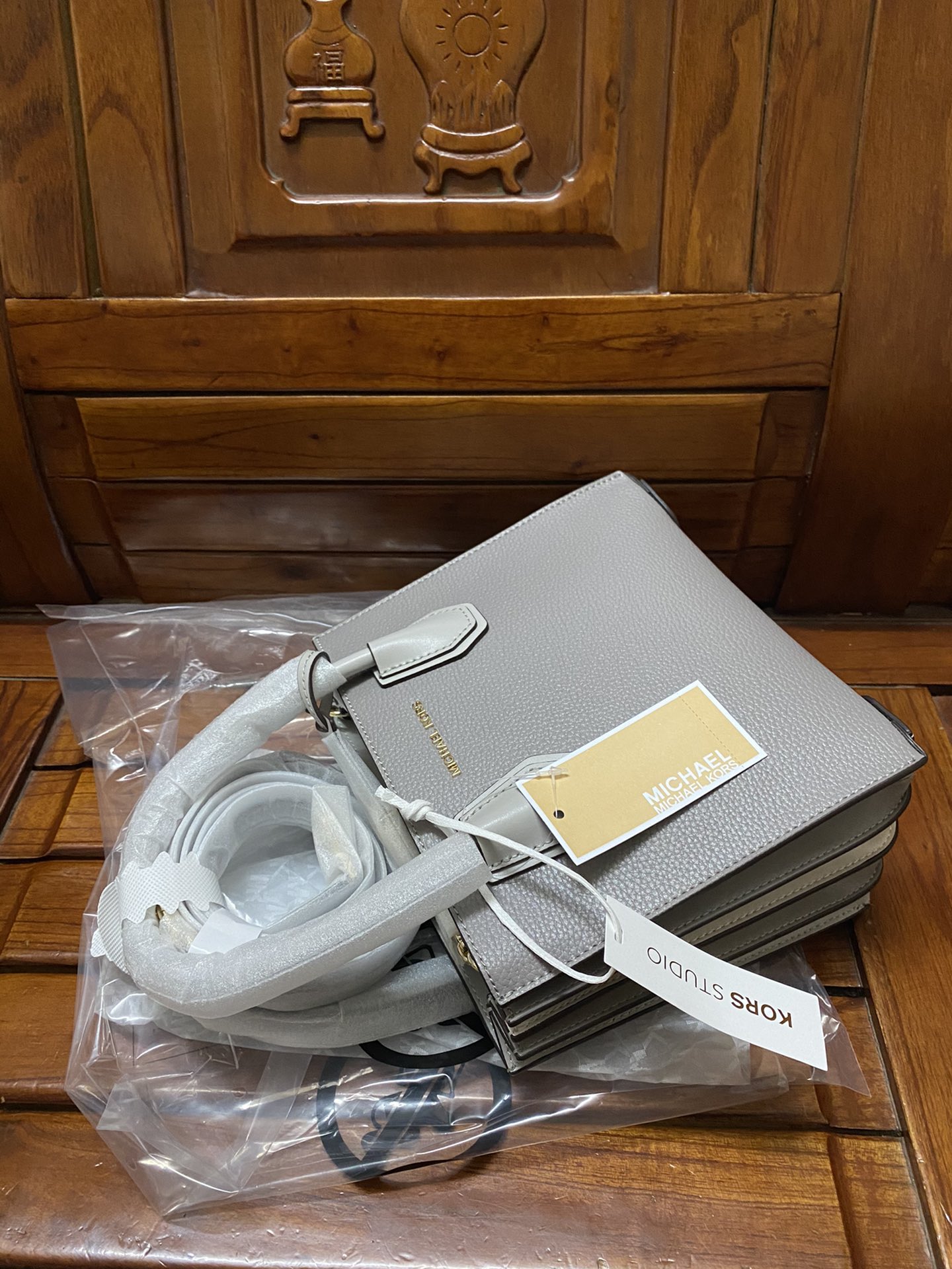 Unknown /380/400 Mercer 风琴款托特包 包袋承袭典雅设计 简洁大方 包身采用实用的大容量设计