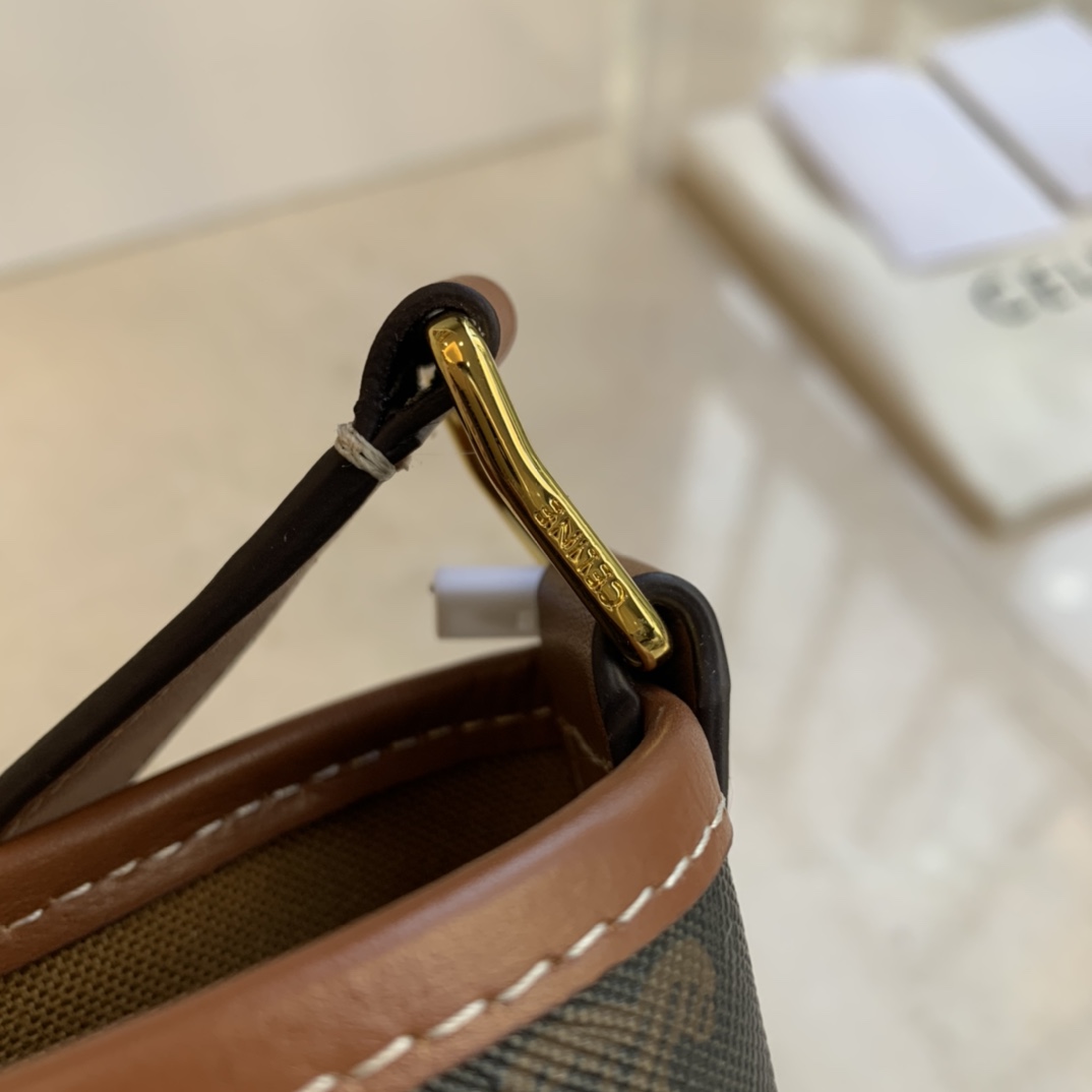Valextra Classic Handcrafted Luxury Leather Shoulder Bag Ref 8