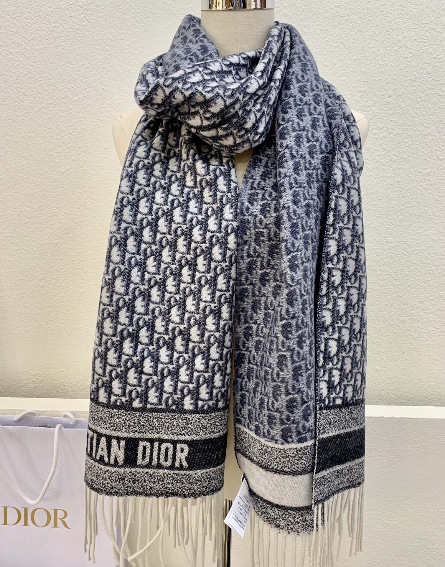 Dior迪奥经典老花 Oblique 印花新版羊绒围巾01CDO309I093_C340