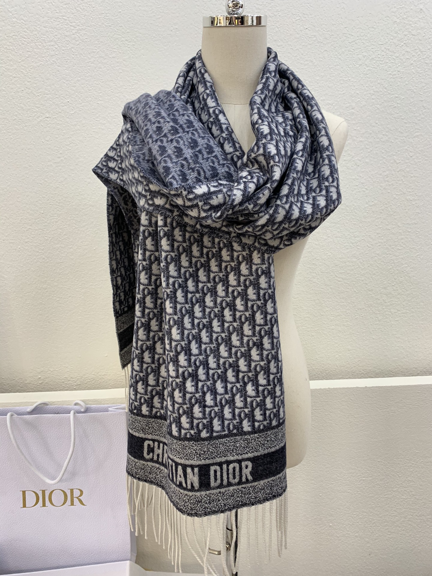 Dior迪奥经典老花 Oblique 印花新版羊绒围巾01CDO309I093_C340