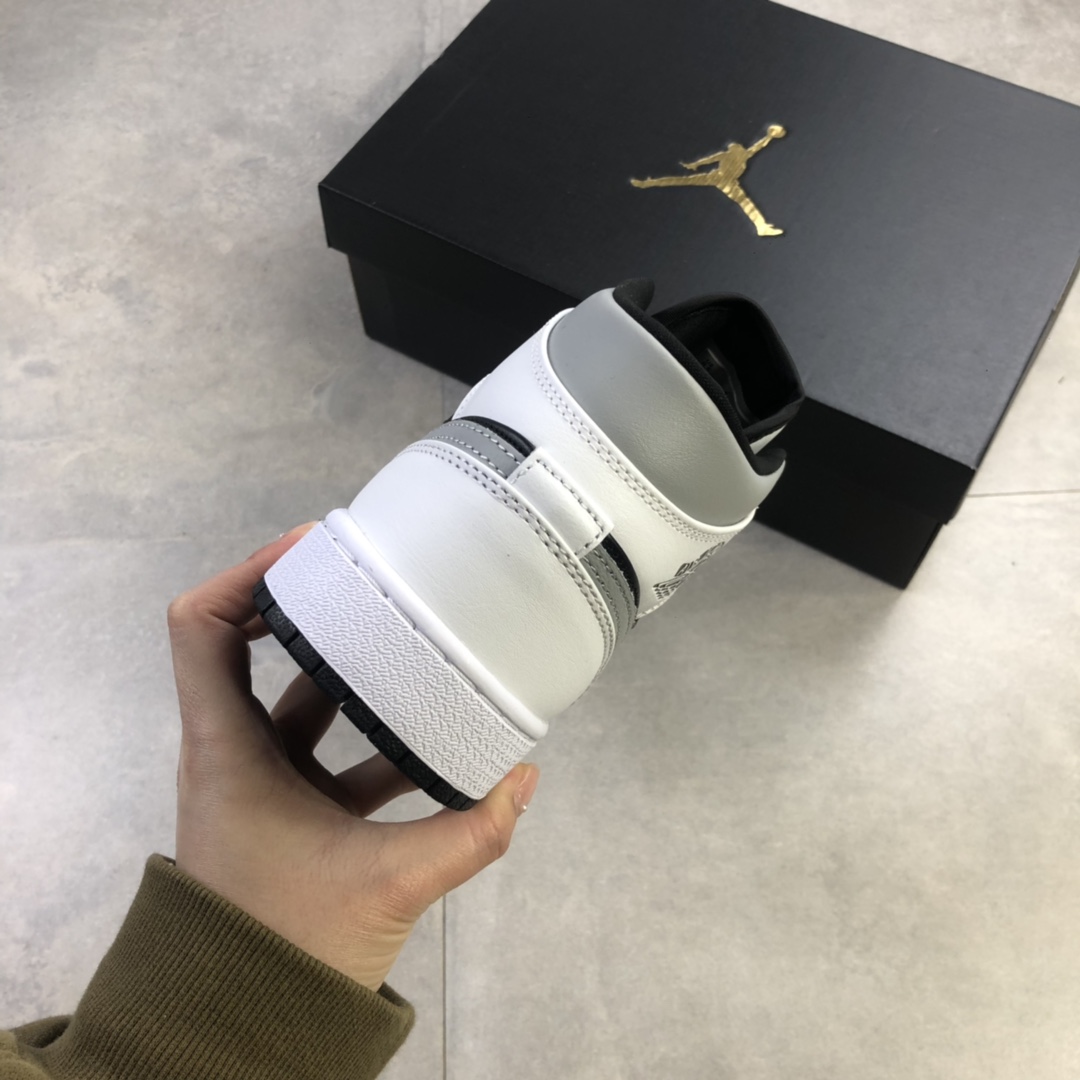 240  Nike Air Jordan 1 Mid “White Shadow”影子灰黑色554724-073