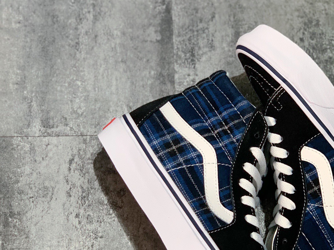 下调140 Vans SK8-Hi 经典高帮系列  黑蓝格子条纹 帆布硫化板鞋