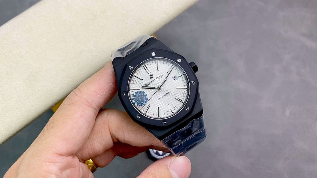 Vendi online
 Audemars Piguet Orologio da Polso Nero Oro Rosso Giallo Frosted 9015 Movement