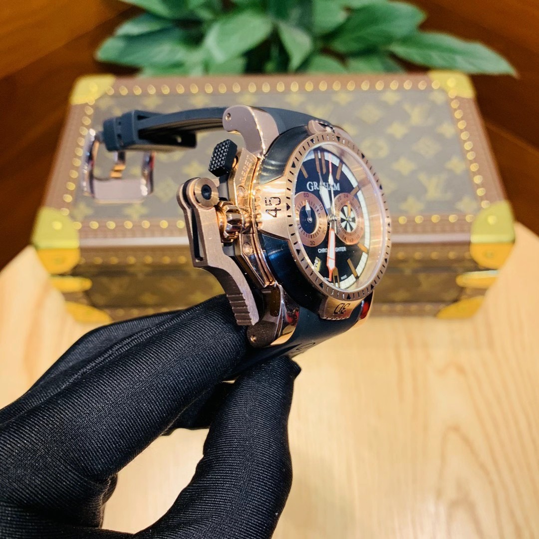 Innovative and Functional Design of GRAHAM Greenham Chronofighter Wristwatch - 图片 6