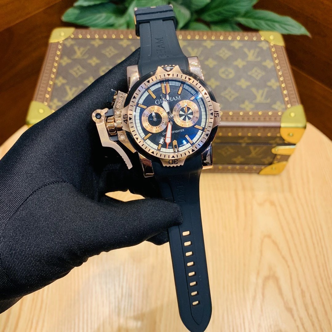 Innovative and Functional Design of GRAHAM Greenham Chronofighter Wristwatch - 图片 5