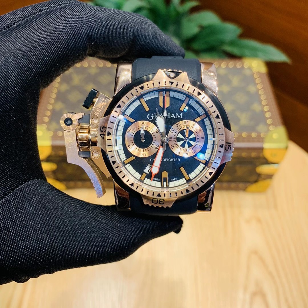 Innovative and Functional Design of GRAHAM Greenham Chronofighter Wristwatch - 图片 7