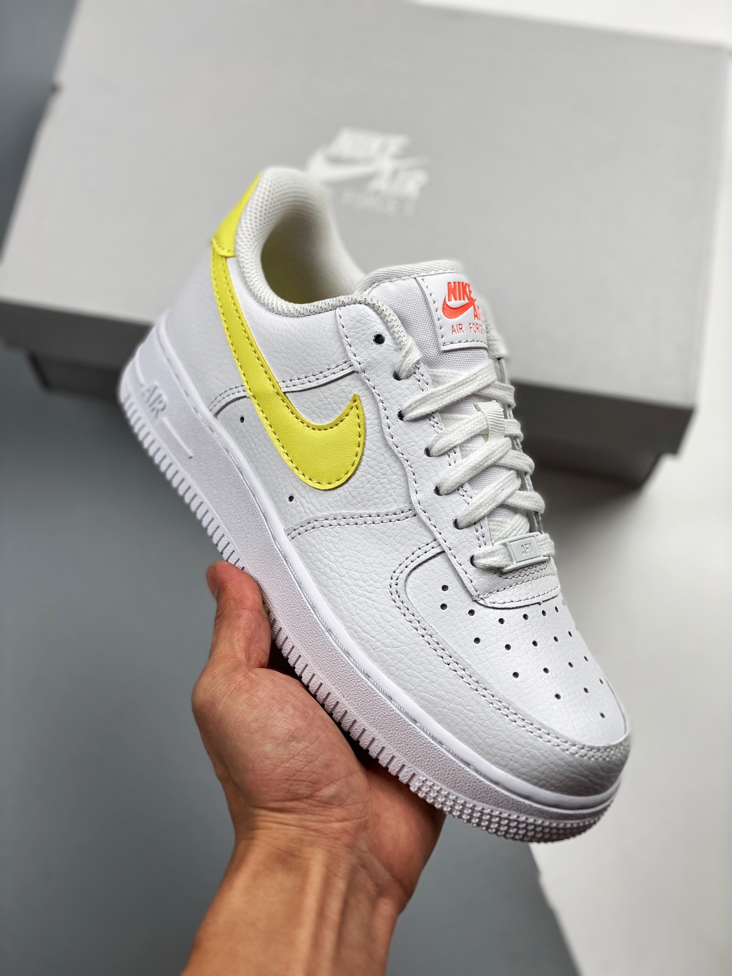 Nike Air Force 1 '07 blanco amarillo, horma original y papel original, estilo auténtico de Air Force, enfocado en el ca…