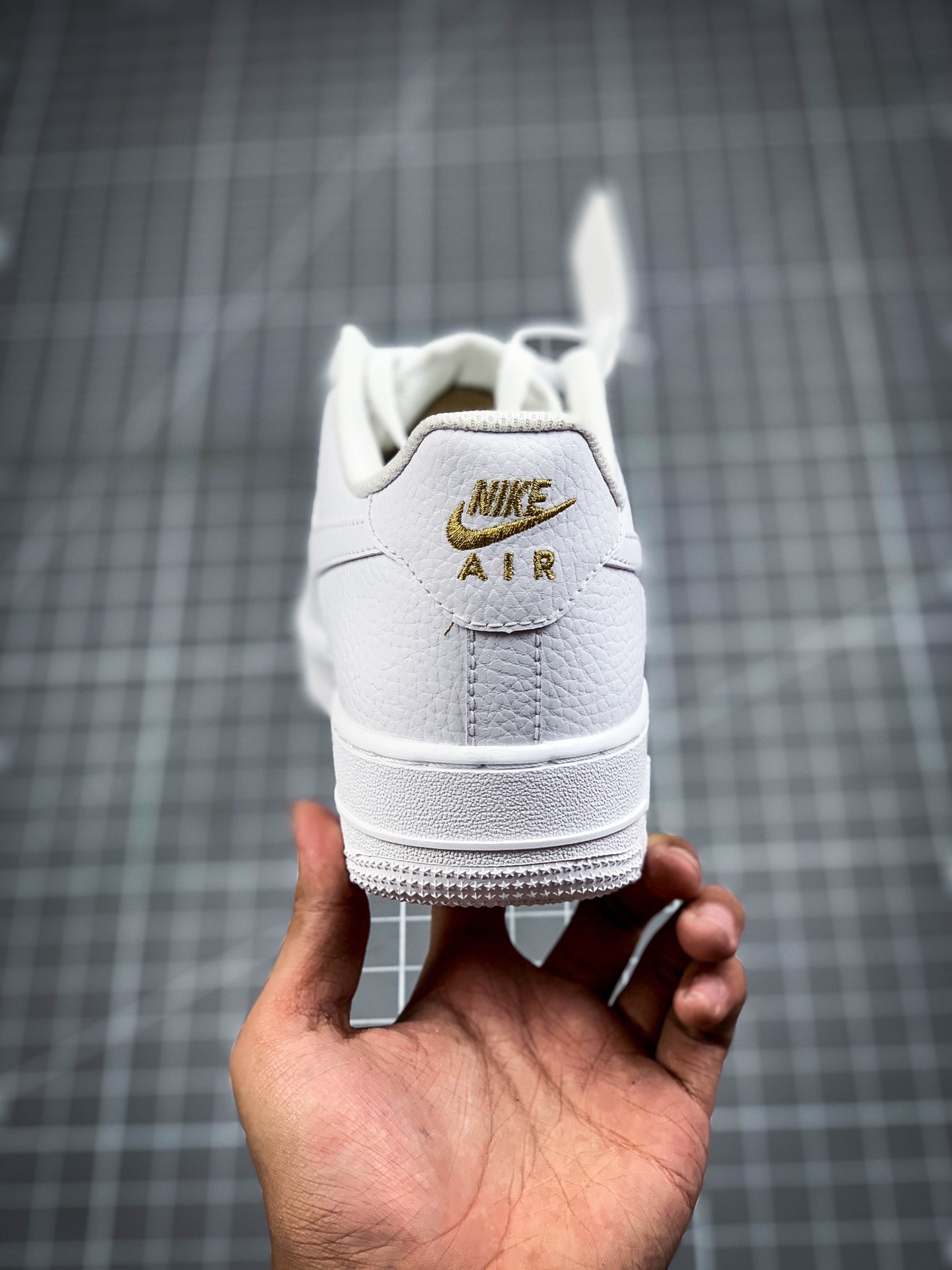 200 Wmns Air Force 1' 07 LX”Chrome Swooshes White”空军一号经典低帮百搭休闲运动板鞋“皮革白小金四钩”CT1989-100