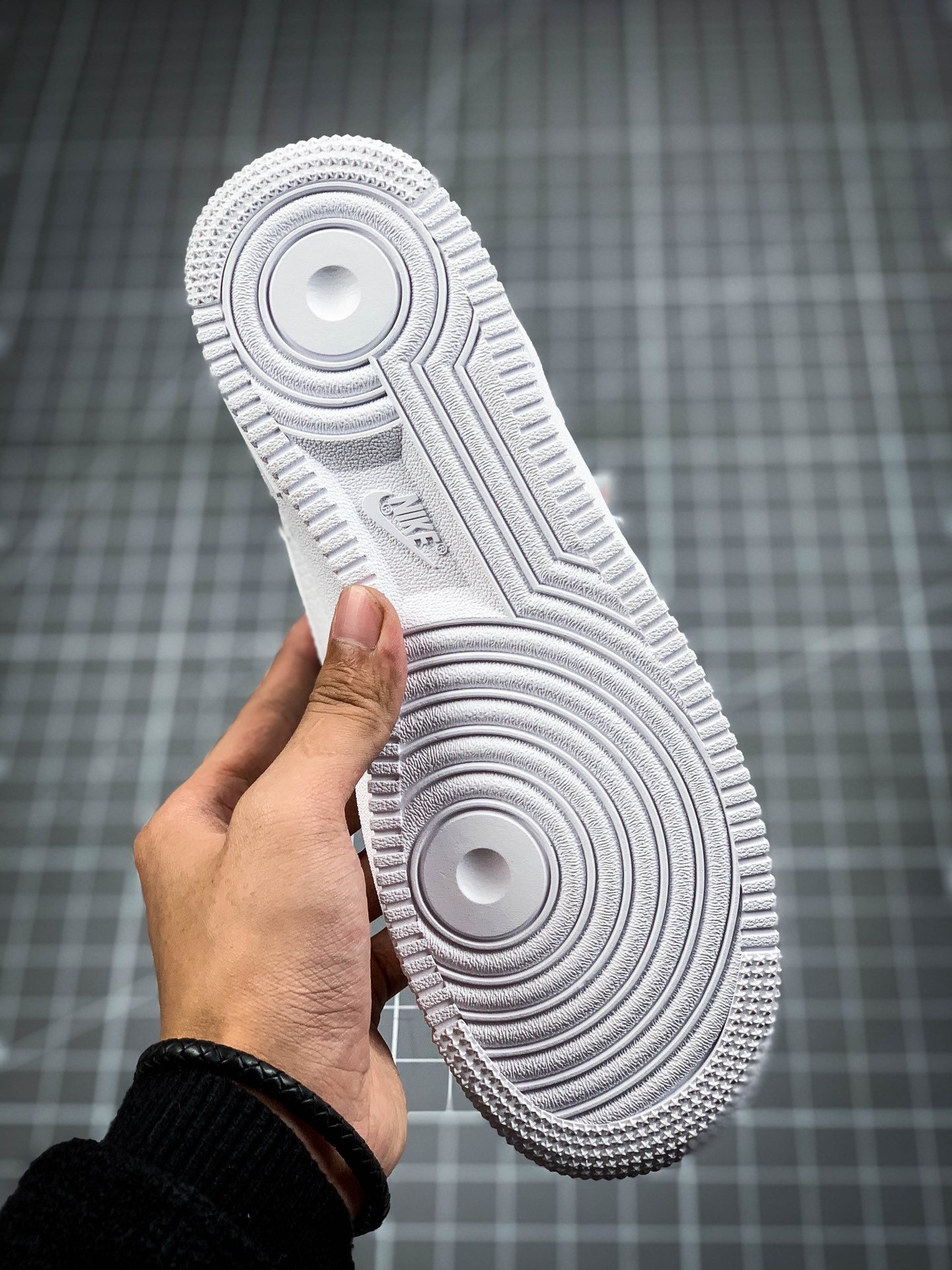 200 Wmns Air Force 1' 07 LX”Chrome Swooshes White”空军一号经典低帮百搭休闲运动板鞋“皮革白小金四钩”CT1989-100