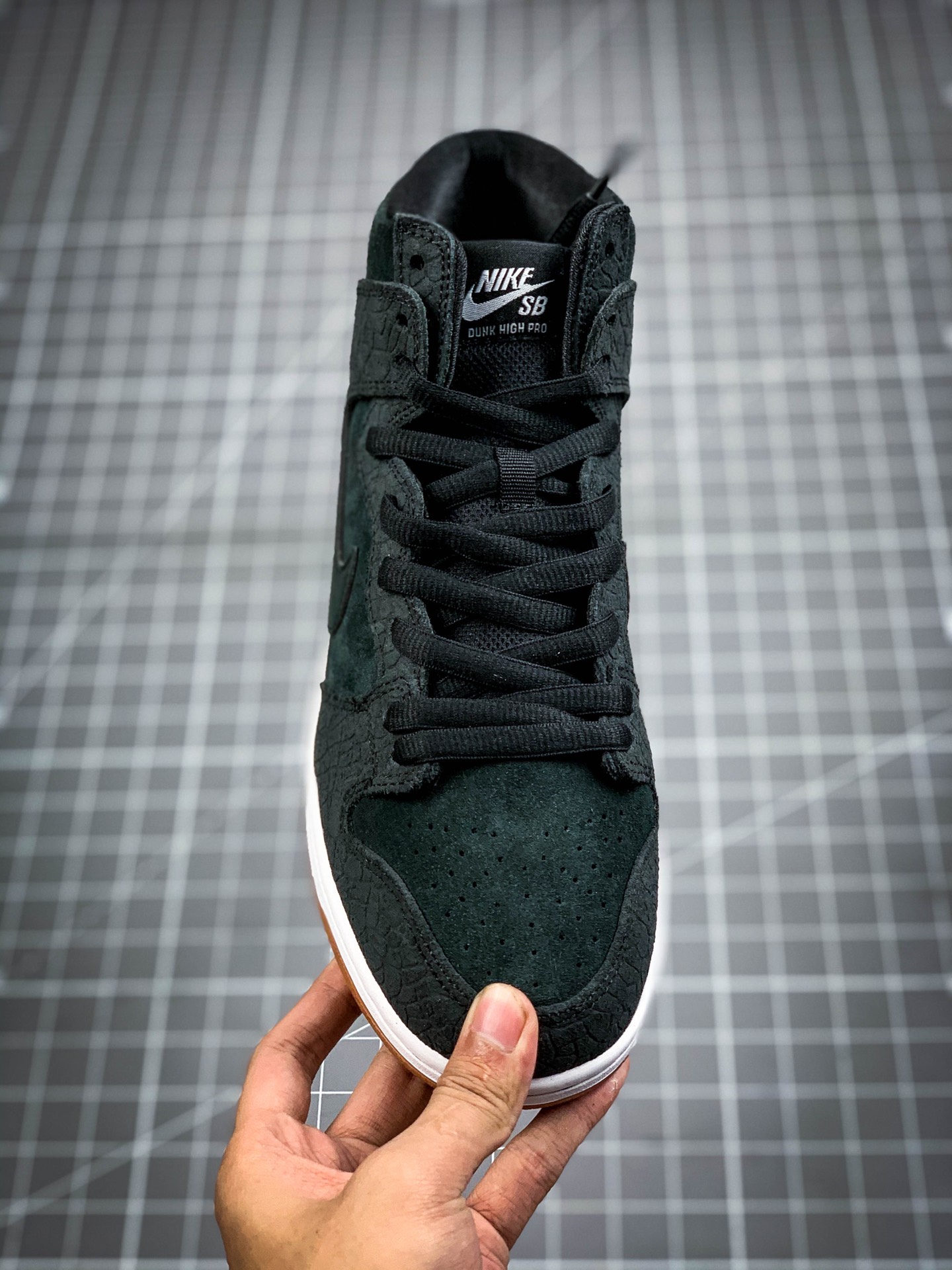 260  NIKE DUNK HIGH PRO SB 313171-065