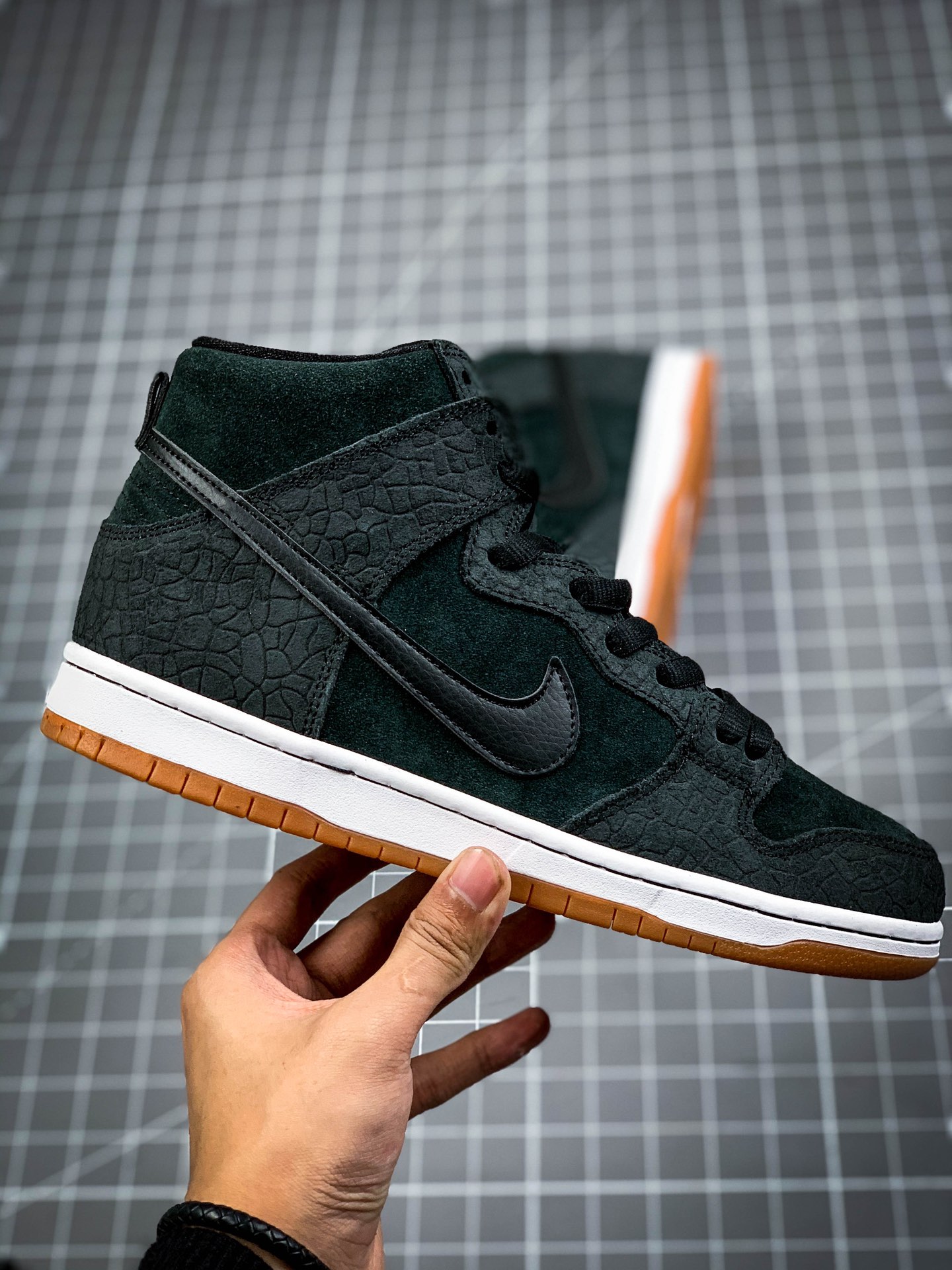 260  NIKE DUNK HIGH PRO SB 313171-065