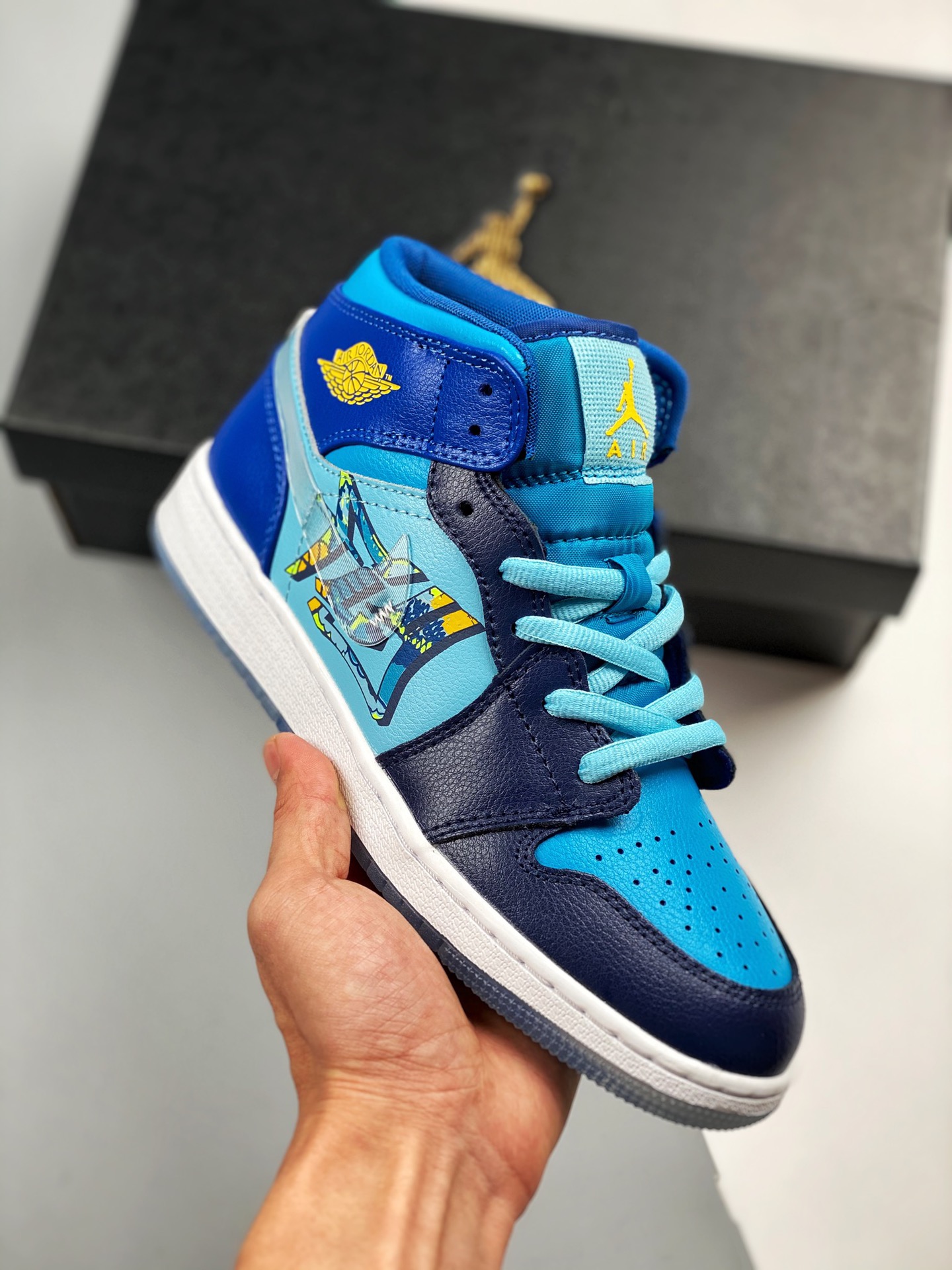 Air Jordan 1 Mid "Lly" (GS) hielo azul yin-yang Pedido de cliente de comercio exterior de Tmall La mejor artesanía del …
