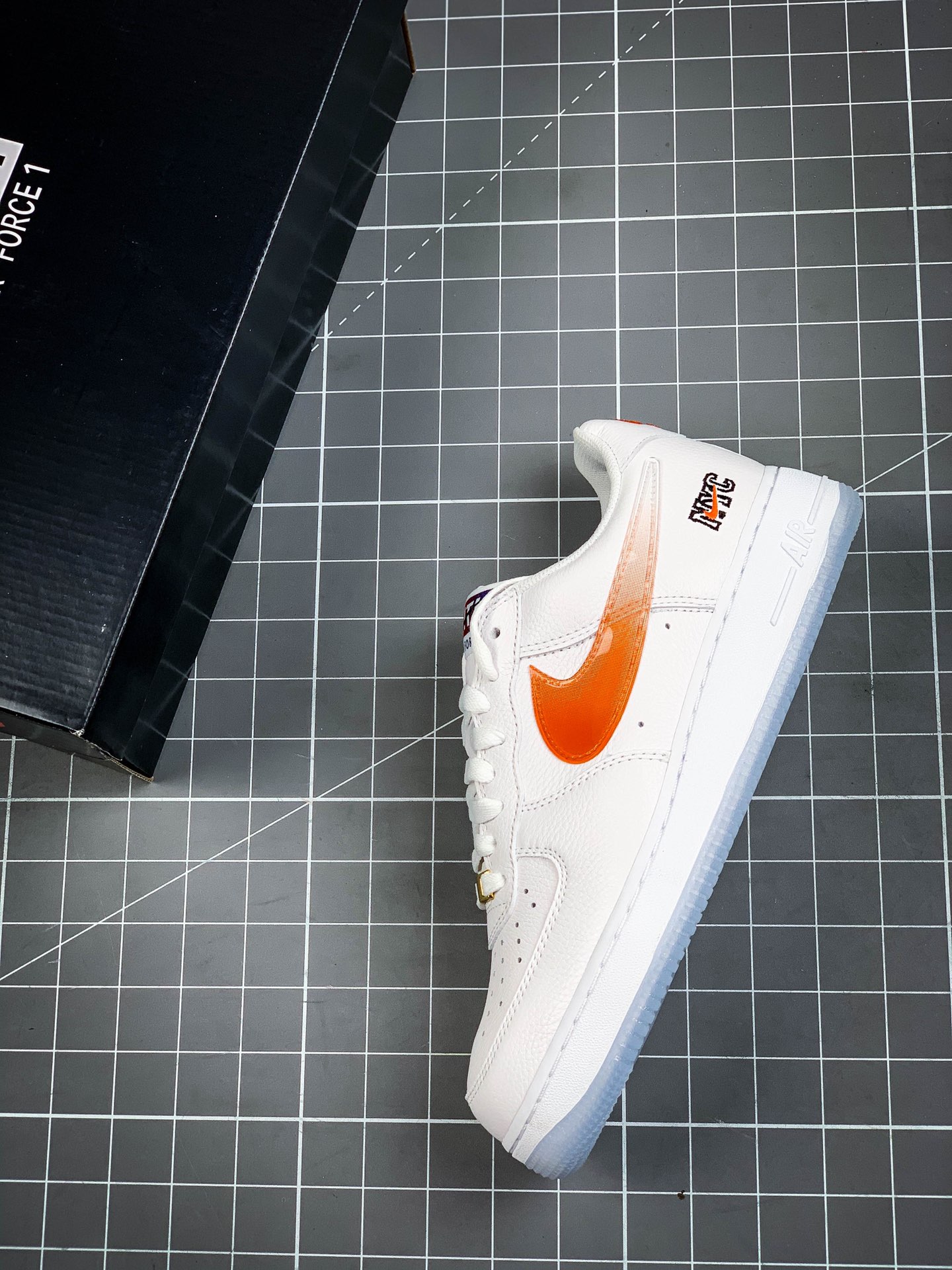 450 另有220版本 顶级纯原版本Kith x Nike Air Force 1 Low “NYC” 纽约限定 空军CZ7928-001