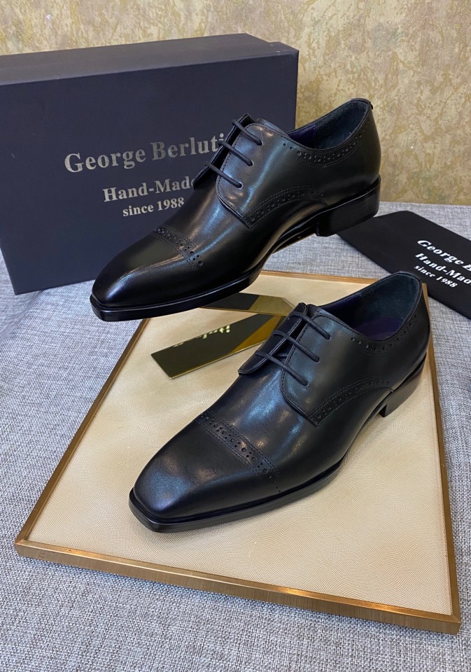 NO:356121,[Top craftsmanship] Berluti shocked shipment [support global counter inspection] originated from 1988s [Pure handmade] Top craftsmanship Who competes with? Superb craftsmanship imported from Italy, wearing noble and gentlemanly taste. The leather becomes more shiny and softer. The best last is carefully debugged. 100% comfort 38/45,,cowhide19860909【顶级工艺】Berluti 震撼出货【支持全球专柜验货】源于1988s【纯手工制作】顶尖工艺 谁与争锋 高超精湛工艺 意大利进口牛皮大底 穿出高贵绅士品味 皮质越穿越有光泽度 越柔软 经精心调试最佳楦型 舒适度百分百 38/45,,cowhide,Men's shoes