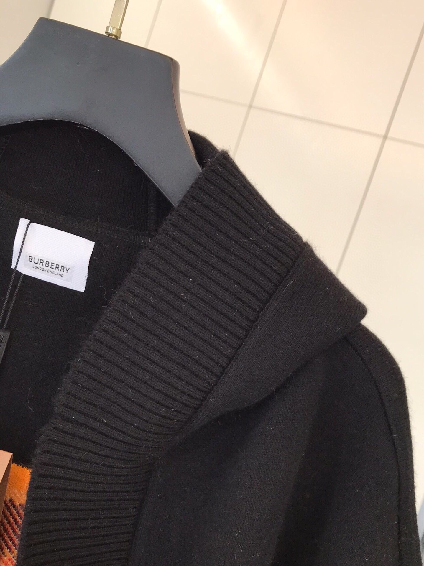 Burberry最新款专属标识图案嵌