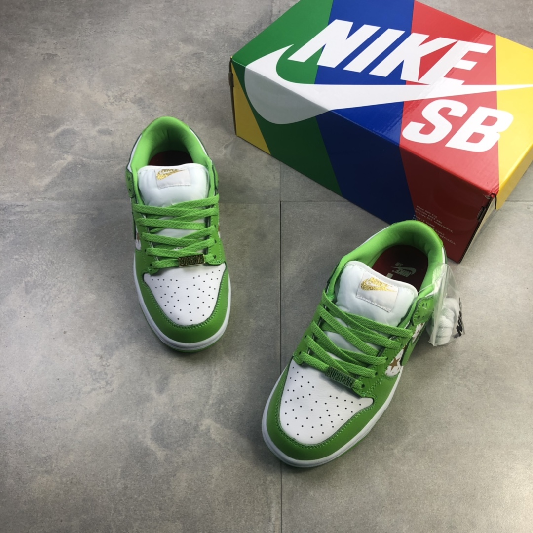 260 Supreme x NikeSB Dunk Low 近日有Supreme x Nike SB Dunk Low 低帮板鞋 DH3228-100