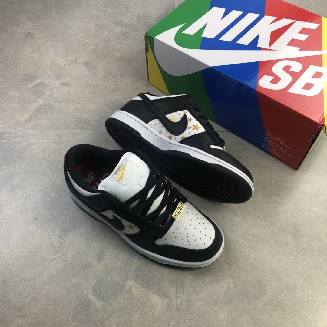 260  Supreme x NikeSB Dunk Low 近日有Supreme x Nike SB Dunk Low 低帮板鞋 DH3228-100