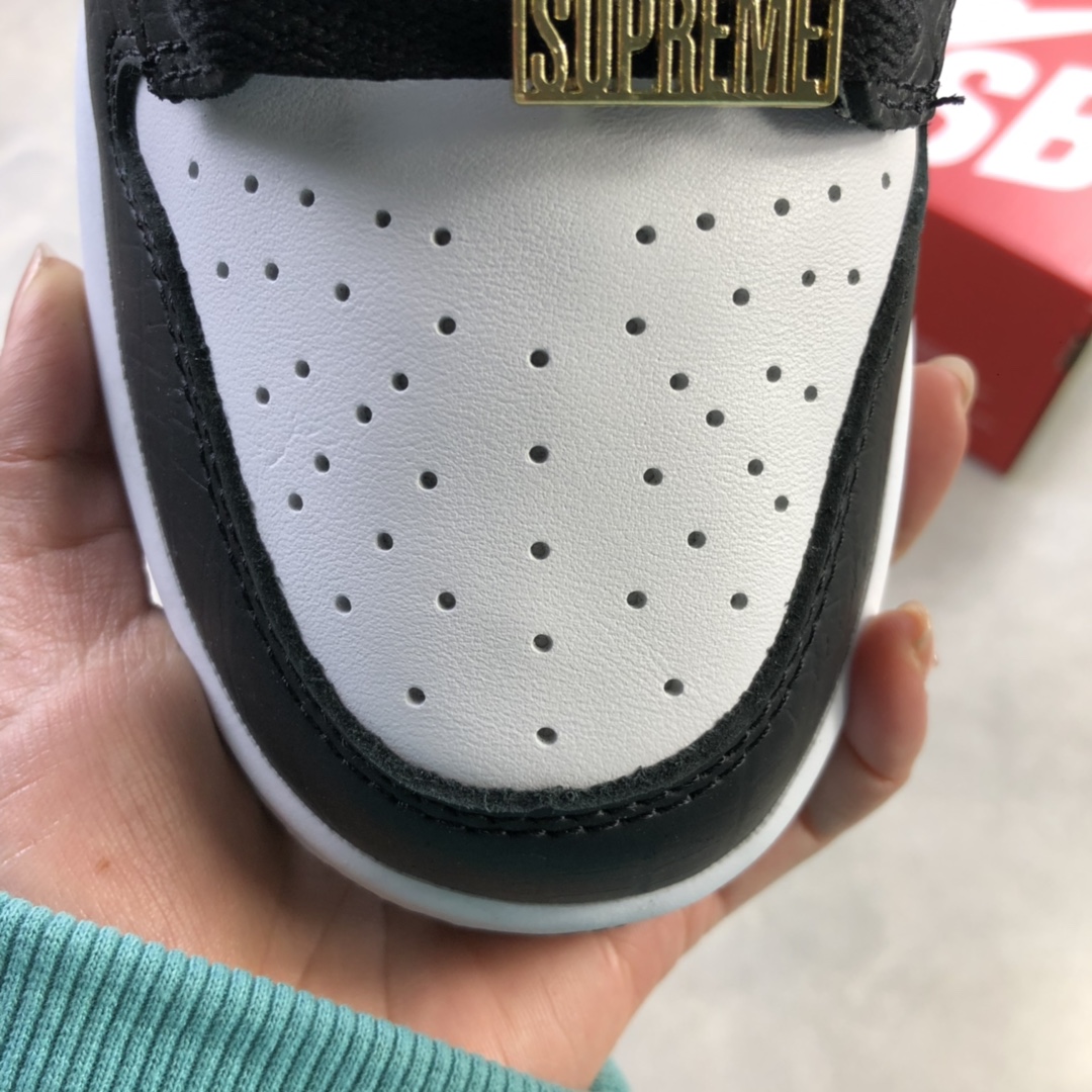 260  Supreme x NikeSB Dunk Low 近日有Supreme x Nike SB Dunk Low 低帮板鞋 DH3228-100