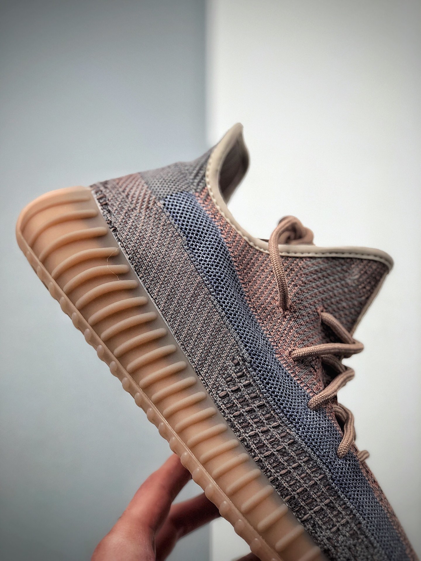 320  Adidas Yeezy Boost 350 V2“Fade”阿迪达斯椰子350二代 镂空褪色蓝棕配色 巴斯夫Boost原底 货号：H02795