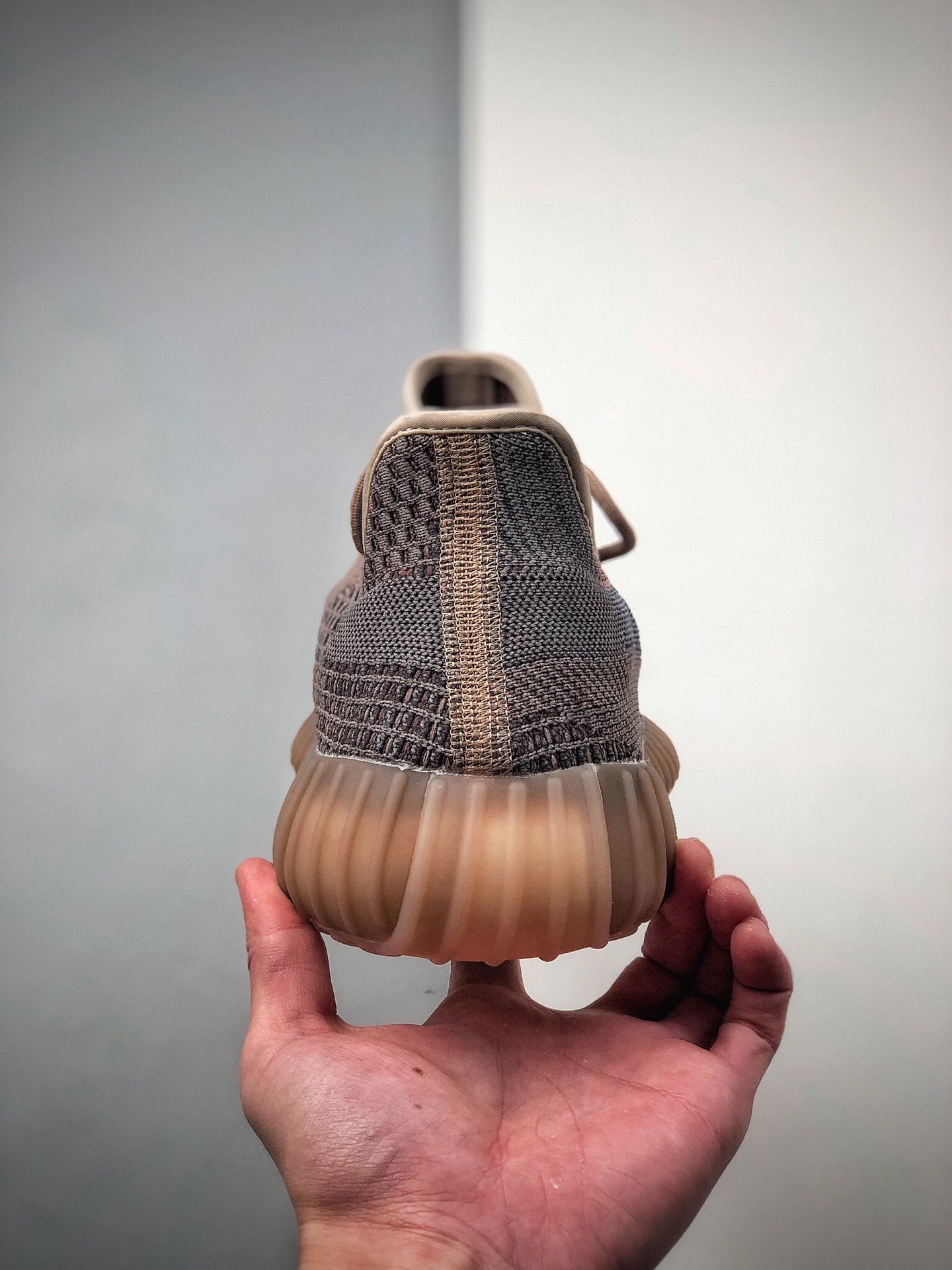 320  Adidas Yeezy Boost 350 V2“Fade”阿迪达斯椰子350二代 镂空褪色蓝棕配色 巴斯夫Boost原底 货号：H02795