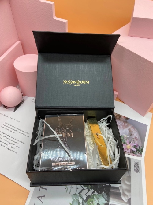 Yves Saint Laurent Black Opium Perfume & Lipstick Gift Set 1 Yves Saint Laurent Black Opium Perfume & Lipstick Gift Set