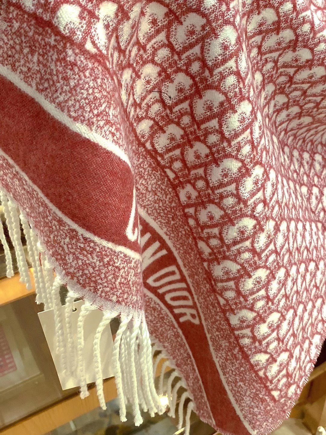 一个王炸啊免代购的围巾一模一样Dio