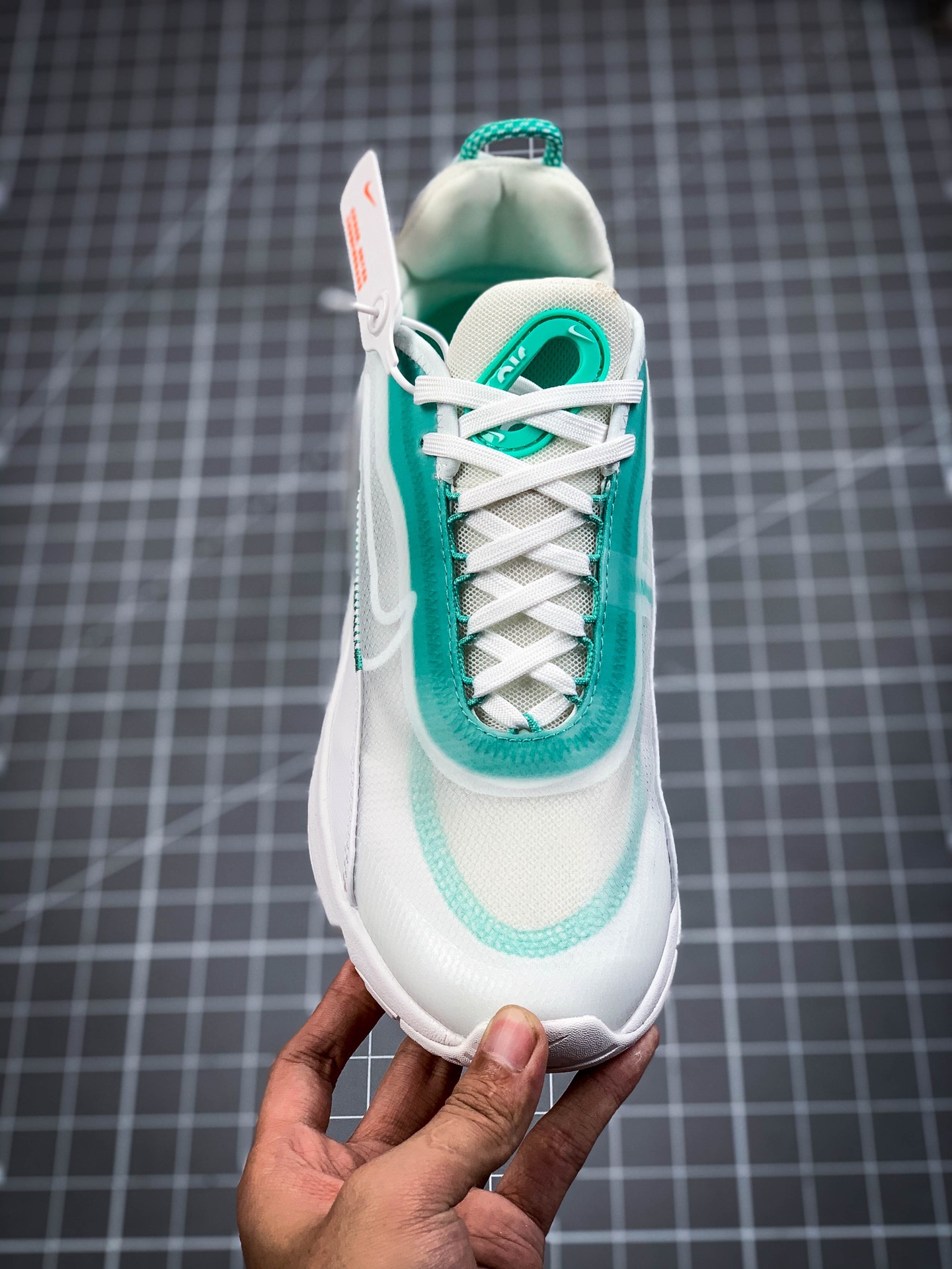 180 公司级 Nike Air Max 2090 耐克2020春季新款气垫跑鞋 BV9977-102