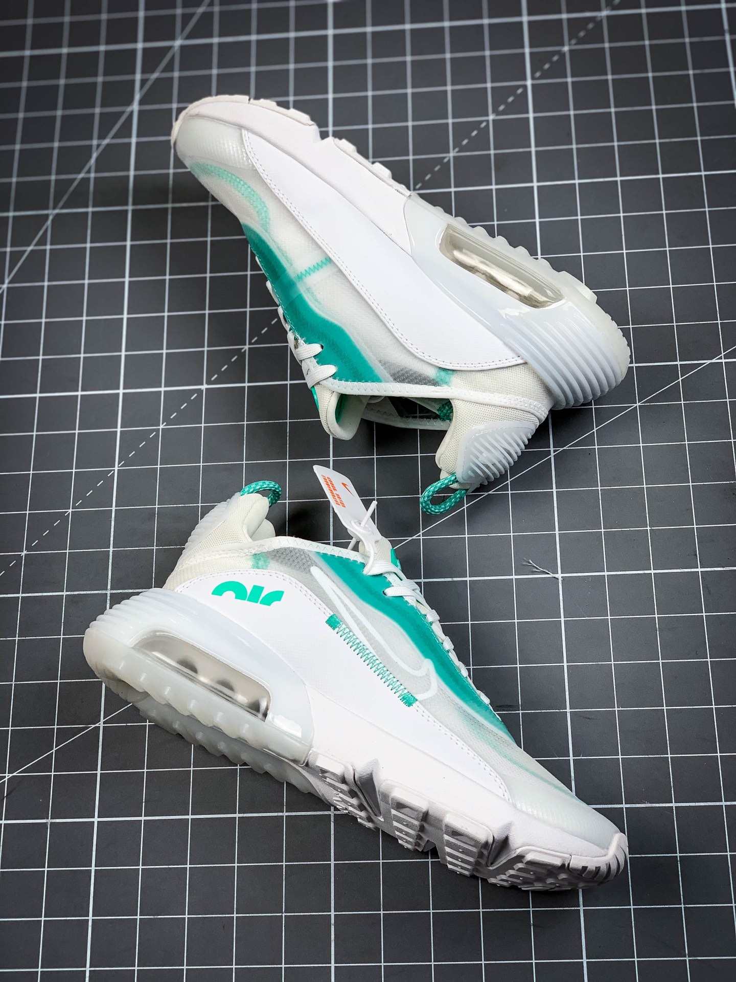 180 公司级 Nike Air Max 2090 耐克2020春季新款气垫跑鞋 BV9977-102