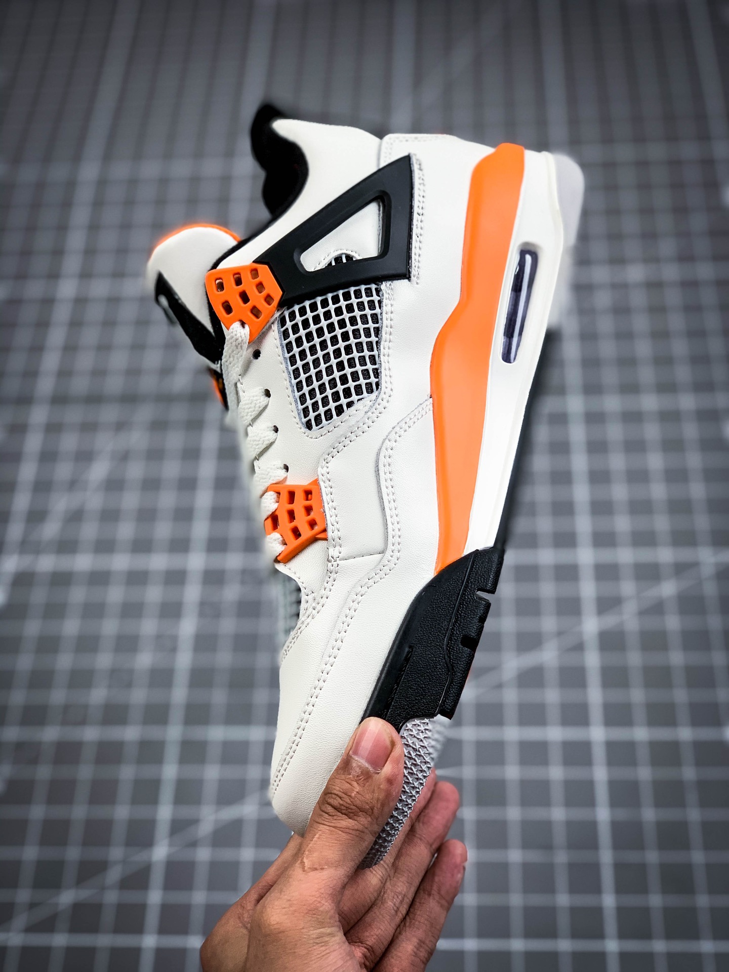200 Air Jordan 4 ”Line Sand”白黑橘 CW7183-100