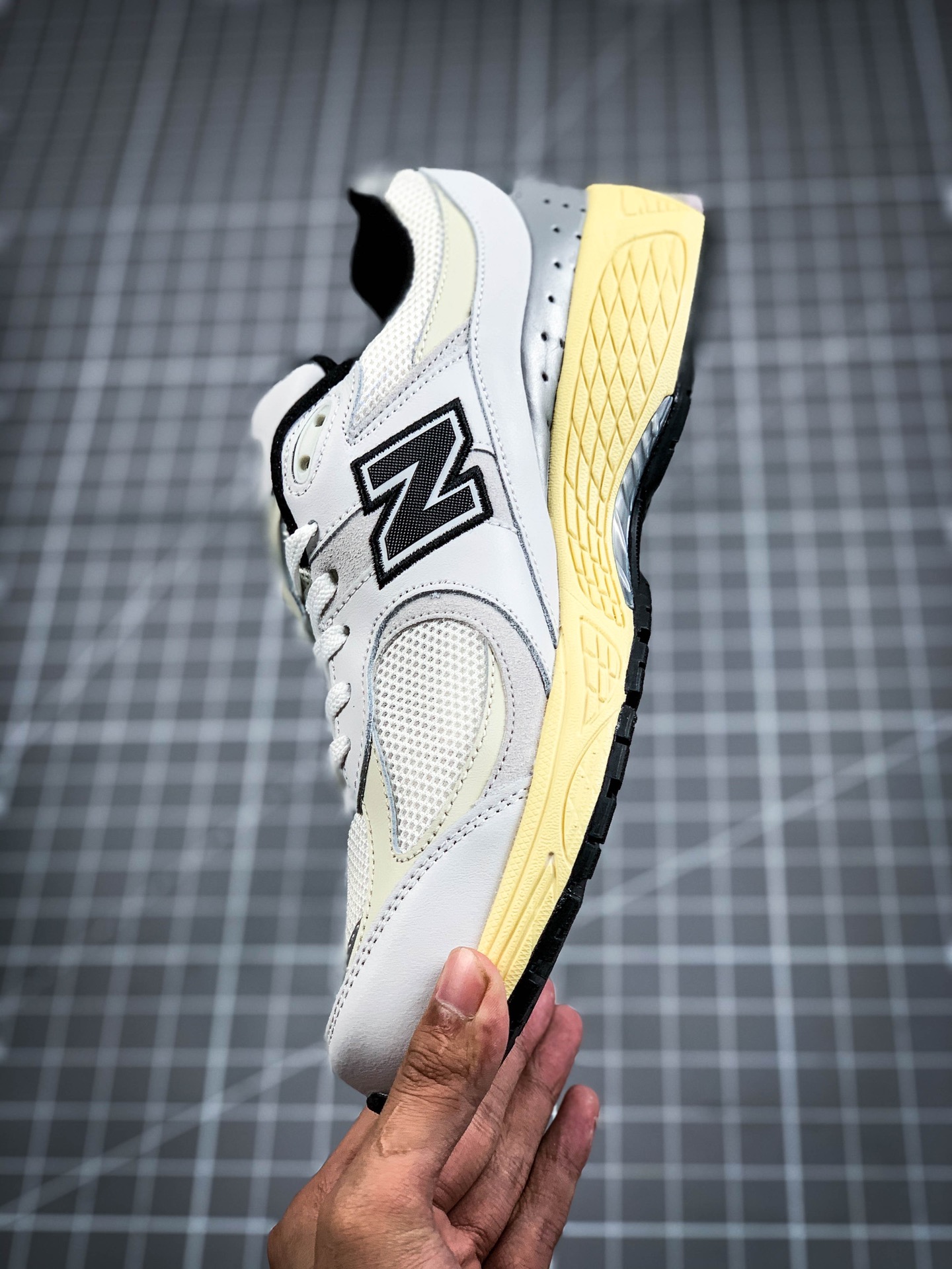 220 New Balance 2002R NB 2002男女休闲慢跑鞋  ML2002RA