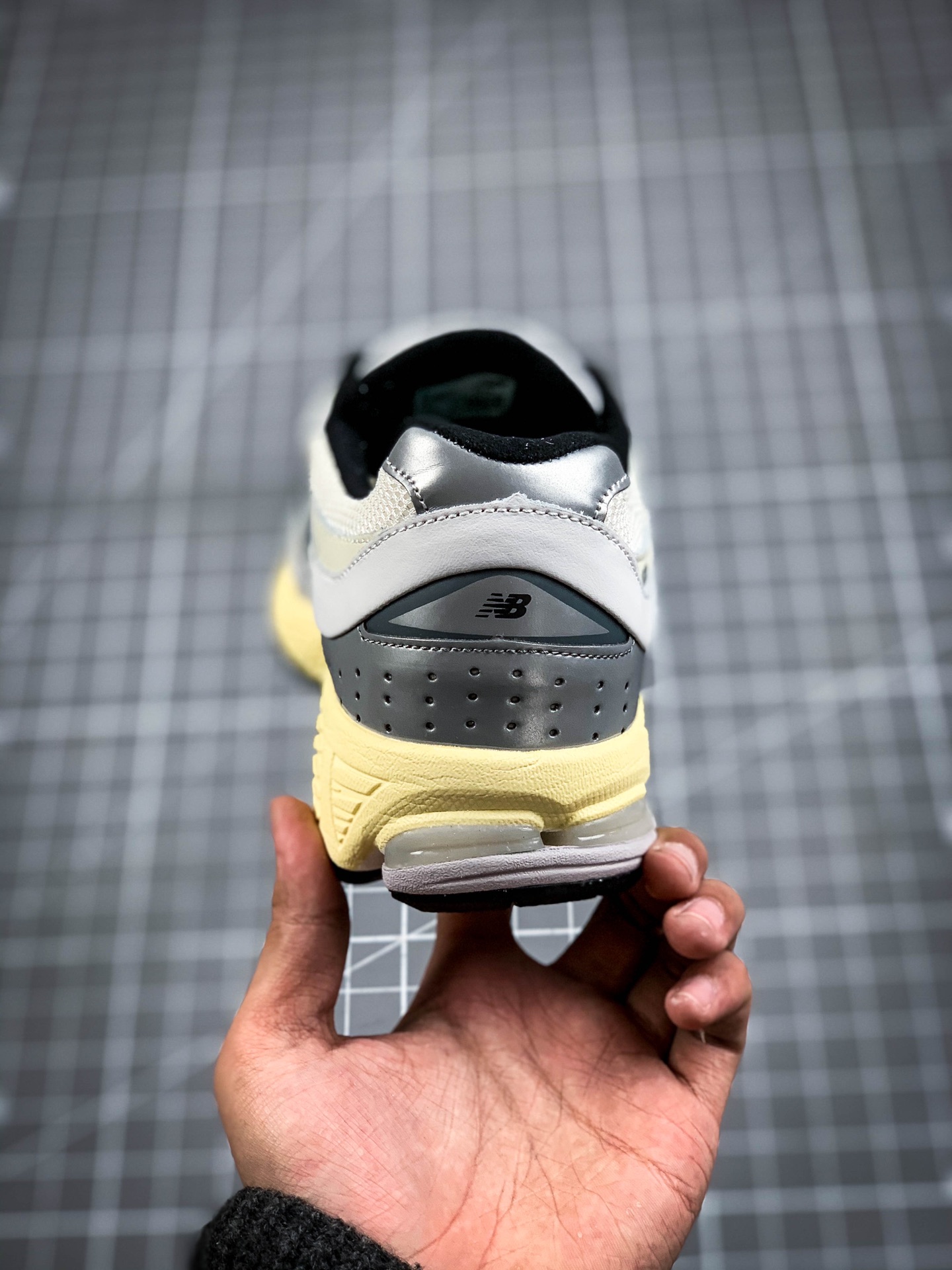 220 New Balance 2002R NB 2002男女休闲慢跑鞋  ML2002RA