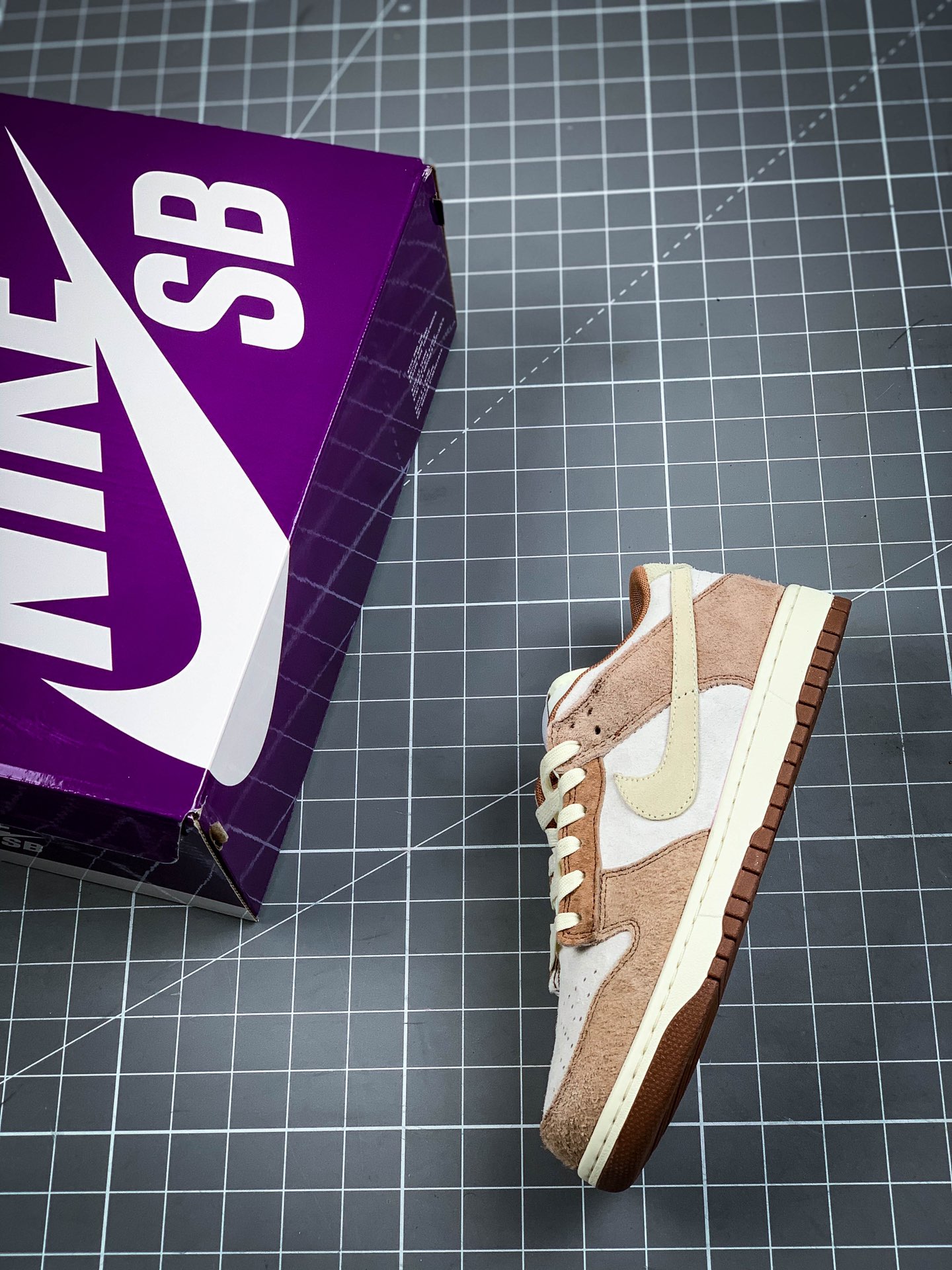 280 耐克 Nike SB Dunk Low 复古低帮休闲运动滑板板鞋DD1390-100