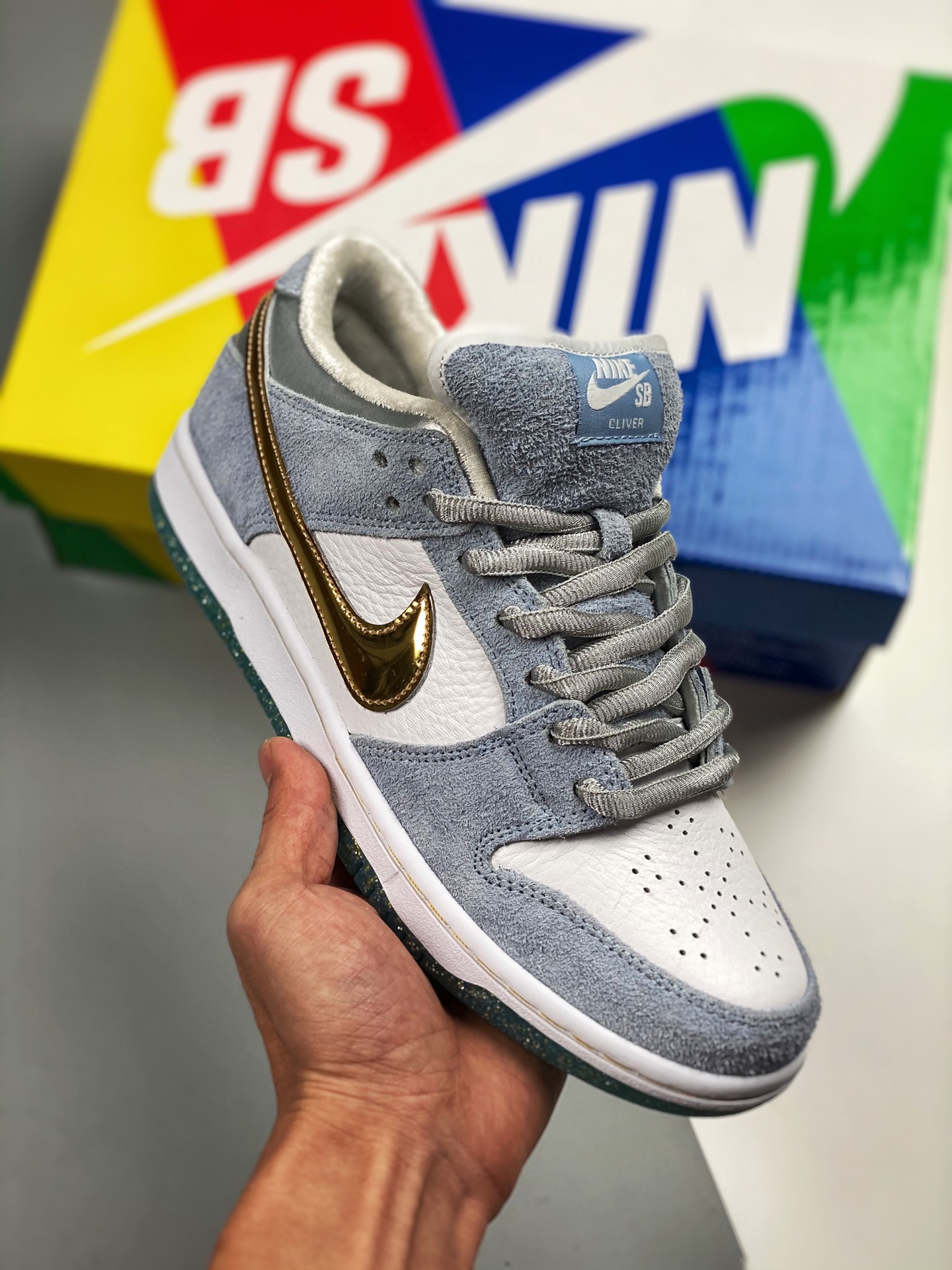 Sean Cliver Nike SB Dunk Low Pro blanco azul dorado. Con airbag ZoomAir suave y cómodo, absorbe eficazmente el impacto …