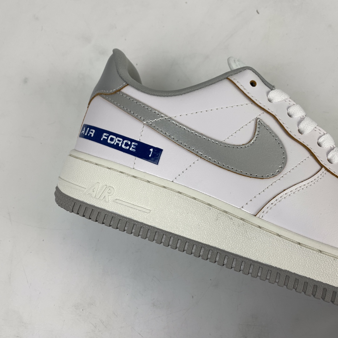 200 Nk Air Force 1 '07 LV8 Low”Labei Maker”空军一号经典低帮百搭休闲运动板鞋“皮革白灰银宝蓝标签”DC5209-100