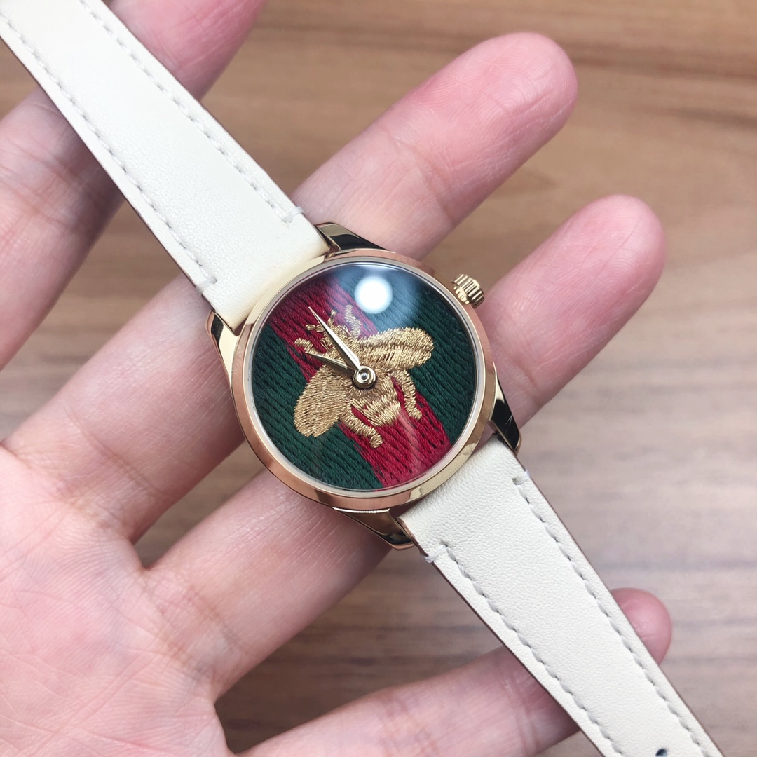 NO:388507,Batch: Original box: 30 Gucci new model, quartz women's watch, watch diameter 29mm, sapphire crystal glass, PVD-plated gold stainless steel case, Gucci iconic bee pattern surface, with white strap, waterproof 50m, spot, gucci, gold19860909批: 原盒:30 古驰新款,石英女士腕表,表径29mm,蓝宝石水晶玻璃,镀PVD黄金不锈钢表壳,古驰标志性蜜蜂图案表面,配白色表带,防水50m,现货,,gucci,gold,Watch